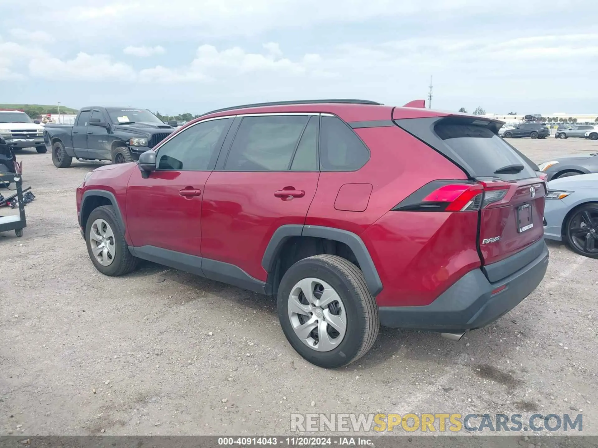 3 Photograph of a damaged car 2T3H1RFV2MW166061 TOYOTA RAV4 2021