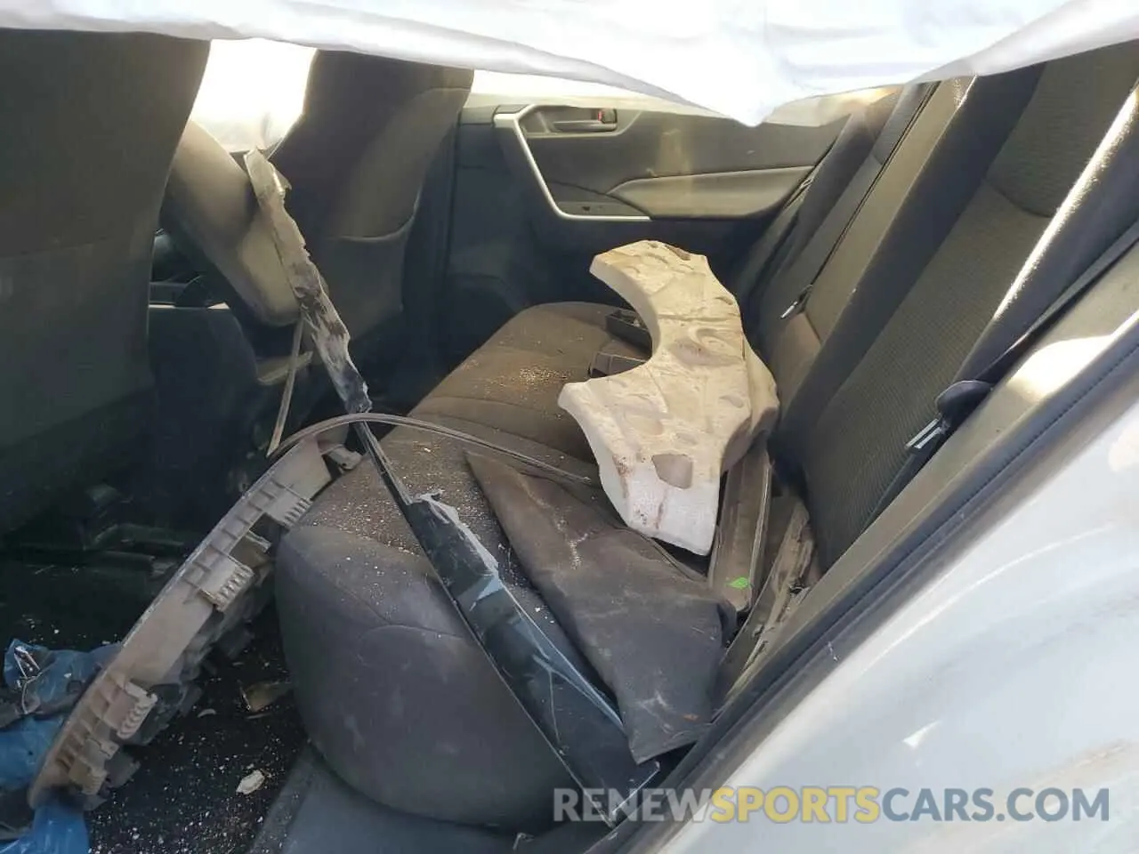 11 Photograph of a damaged car 2T3H1RFV3MC093042 TOYOTA RAV4 2021