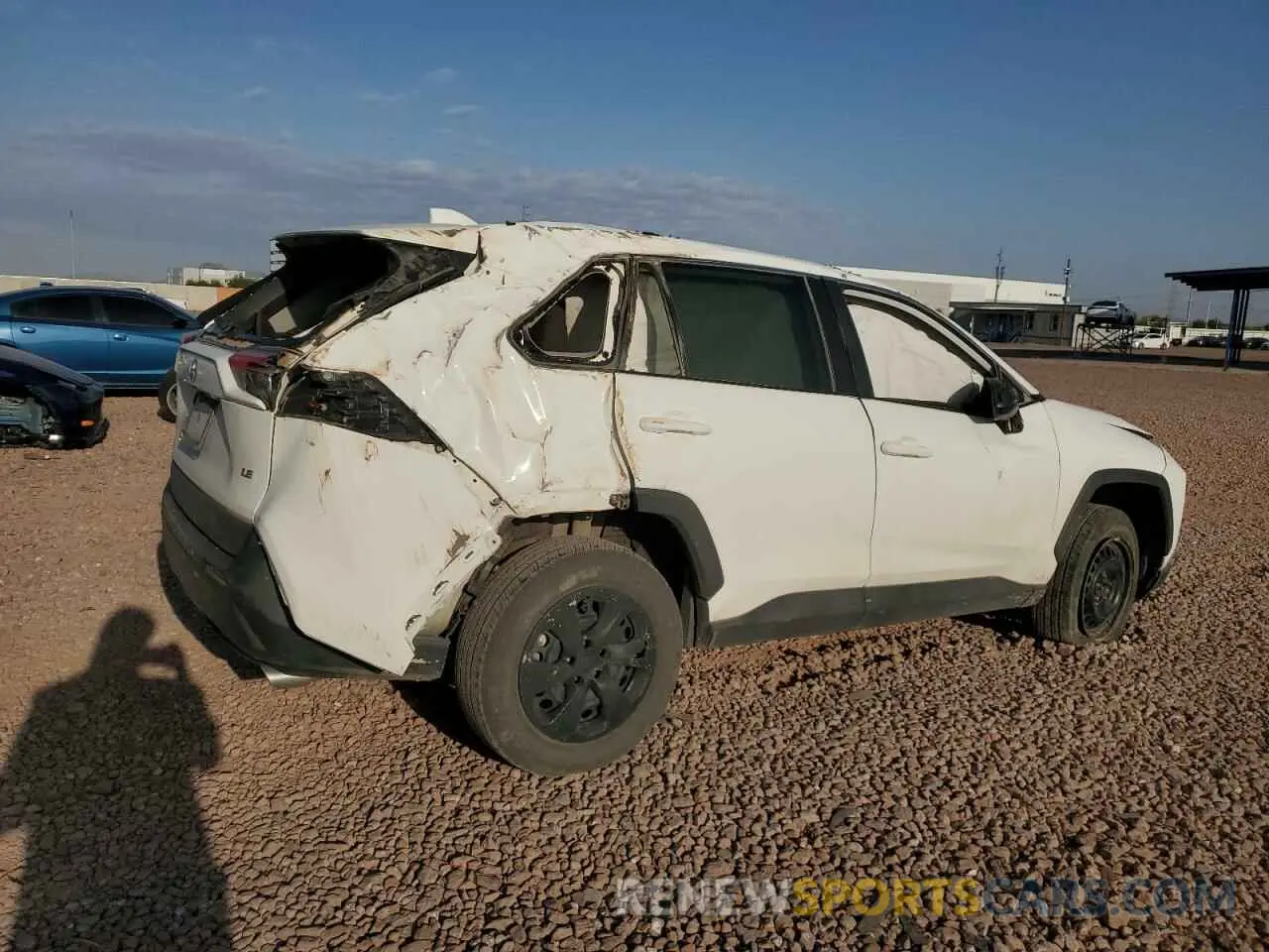 3 Photograph of a damaged car 2T3H1RFV3MC093042 TOYOTA RAV4 2021