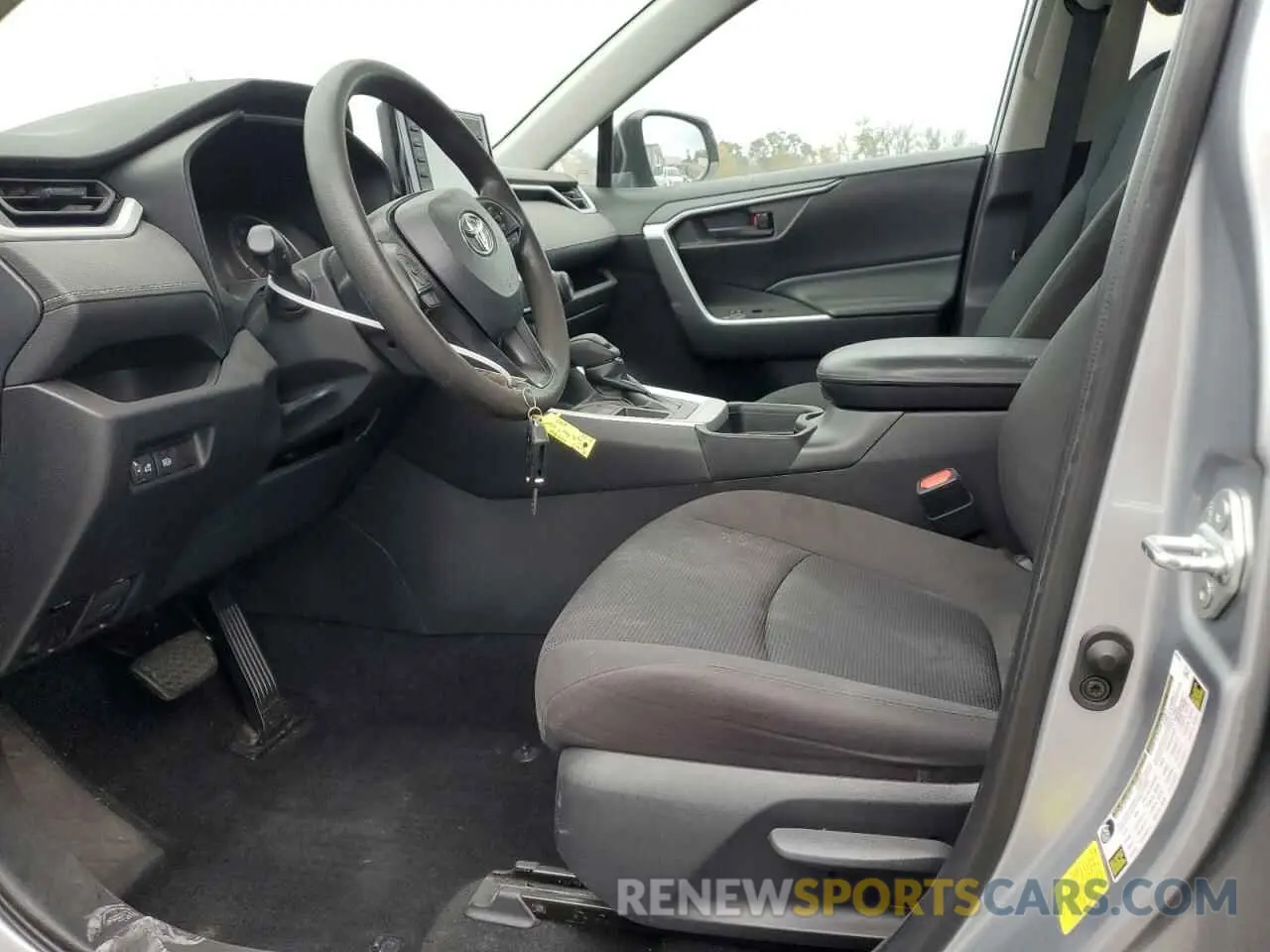 7 Photograph of a damaged car 2T3H1RFV3MC096264 TOYOTA RAV4 2021
