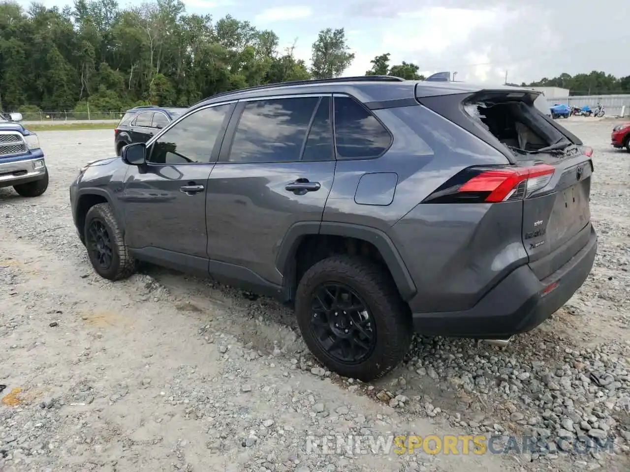 3 Photograph of a damaged car 2T3H1RFV3MC111605 TOYOTA RAV4 2021