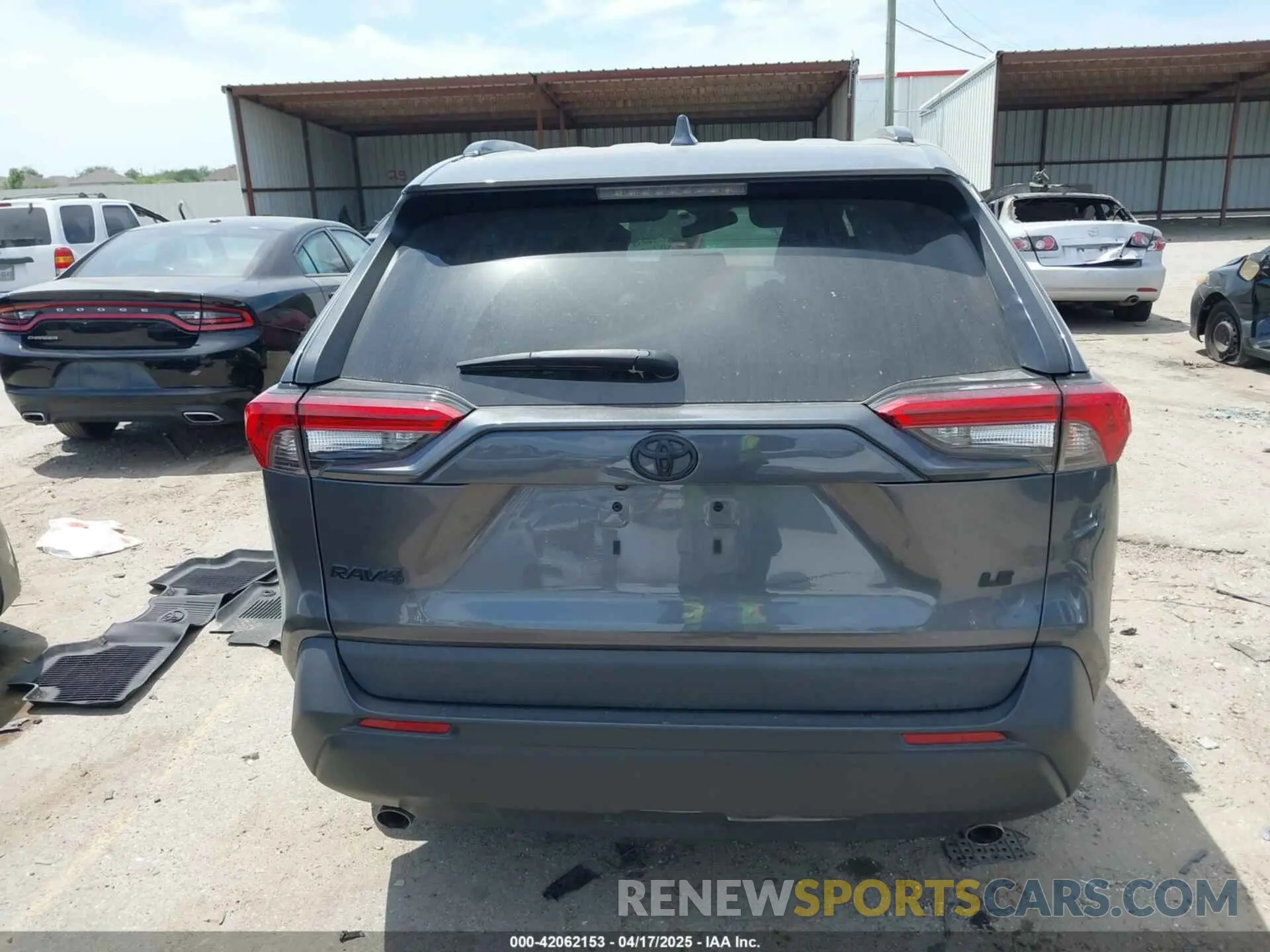 16 Photograph of a damaged car 2T3H1RFV3MC112317 TOYOTA RAV4 2021