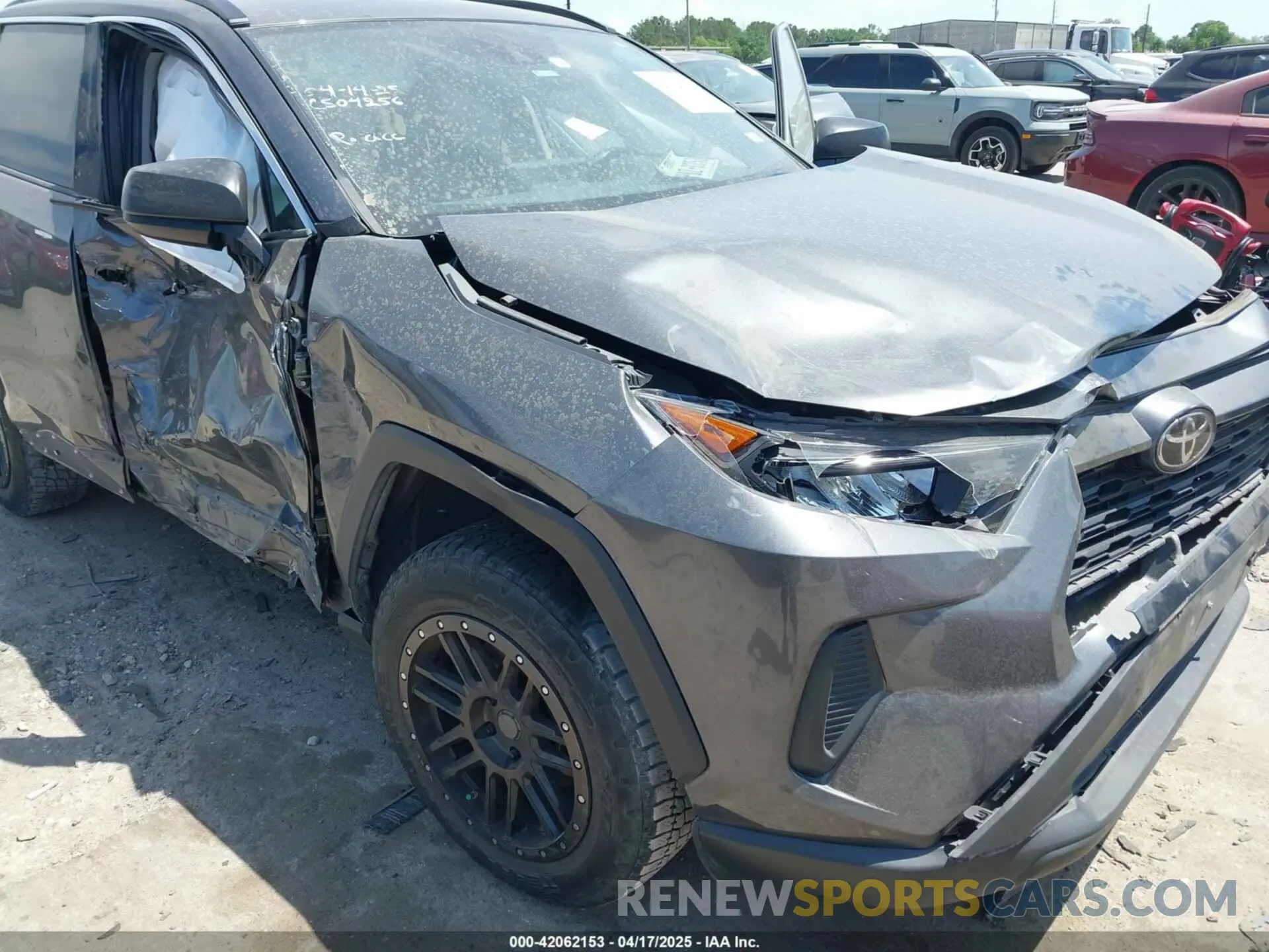 6 Photograph of a damaged car 2T3H1RFV3MC112317 TOYOTA RAV4 2021