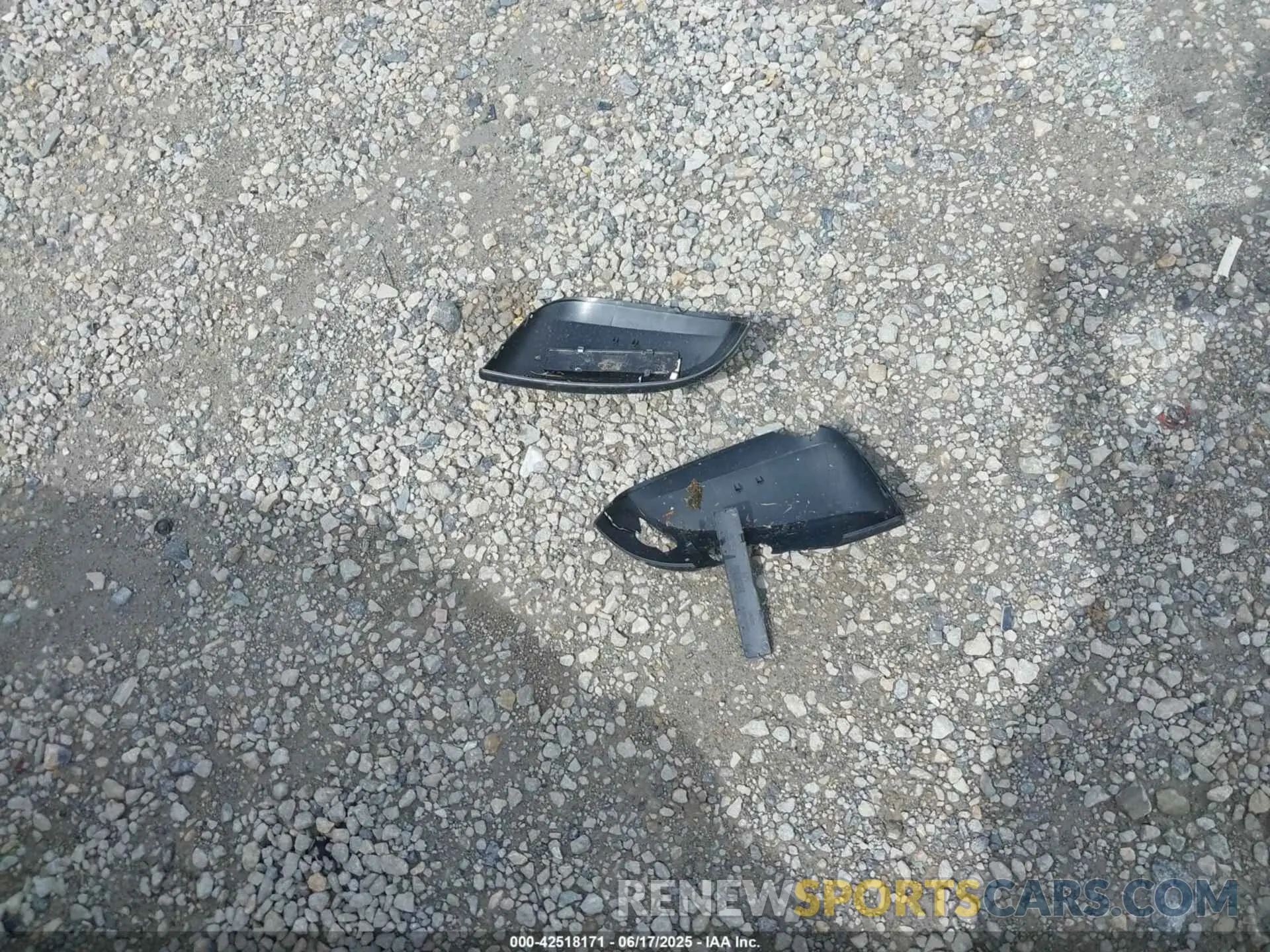 12 Photograph of a damaged car 2T3H1RFV3MC136584 TOYOTA RAV4 2021
