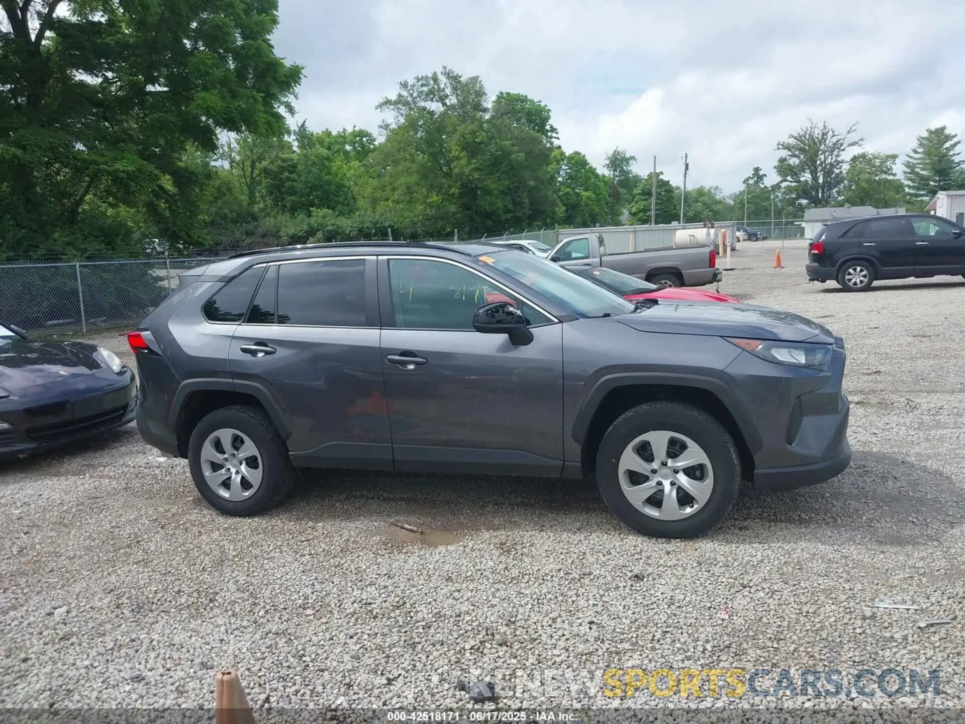 14 Photograph of a damaged car 2T3H1RFV3MC136584 TOYOTA RAV4 2021