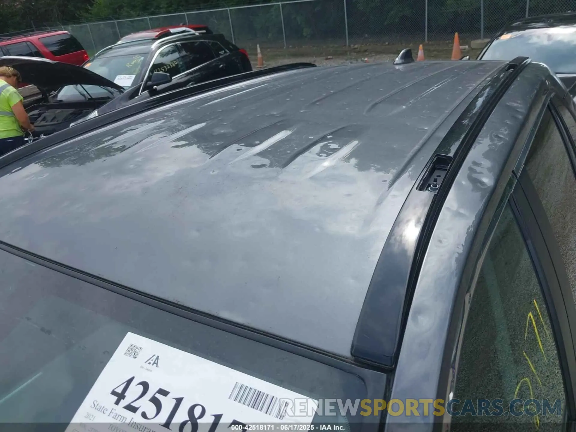 18 Photograph of a damaged car 2T3H1RFV3MC136584 TOYOTA RAV4 2021