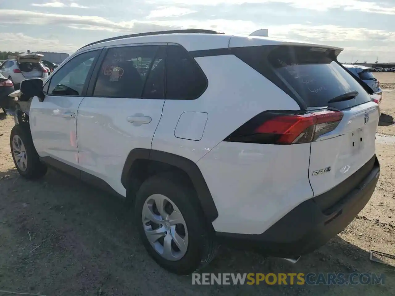 3 Photograph of a damaged car 2T3H1RFV3MC153014 TOYOTA RAV4 2021