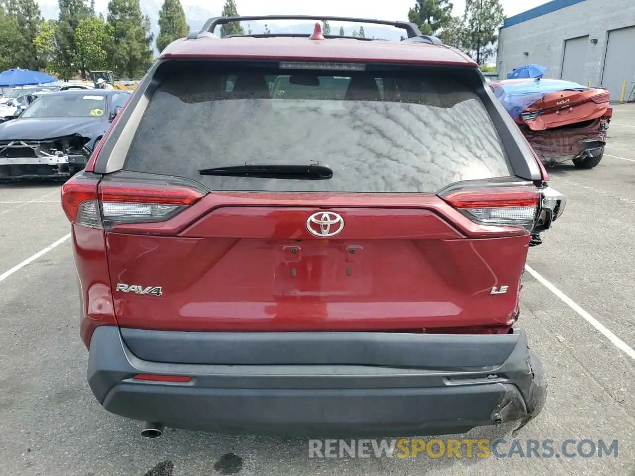 6 Photograph of a damaged car 2T3H1RFV3MW133621 TOYOTA RAV4 2021