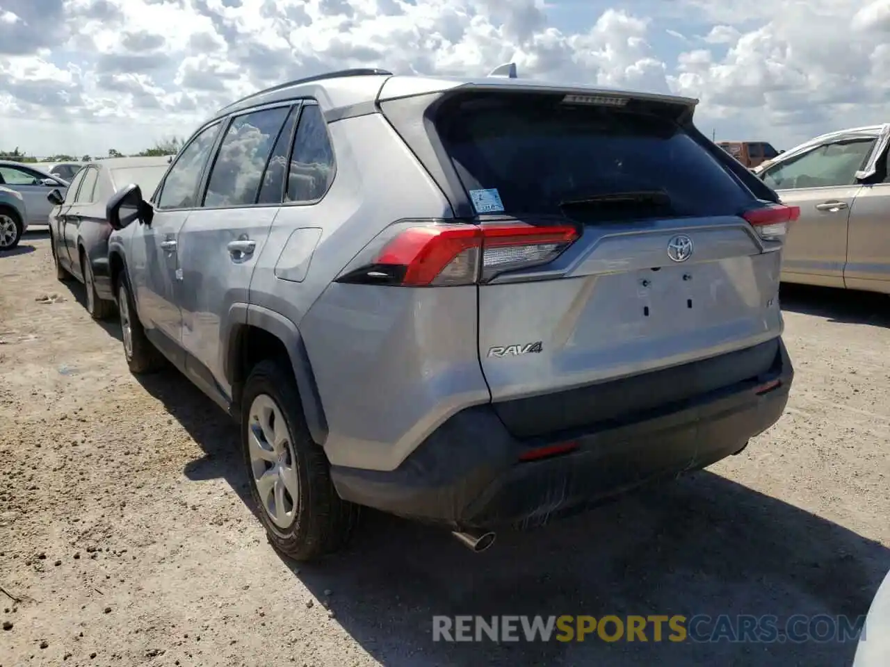 3 Photograph of a damaged car 2T3H1RFV3MW137586 TOYOTA RAV4 2021