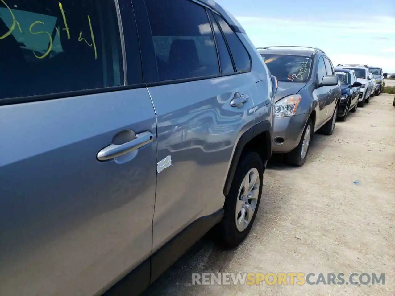 9 Photograph of a damaged car 2T3H1RFV3MW137586 TOYOTA RAV4 2021