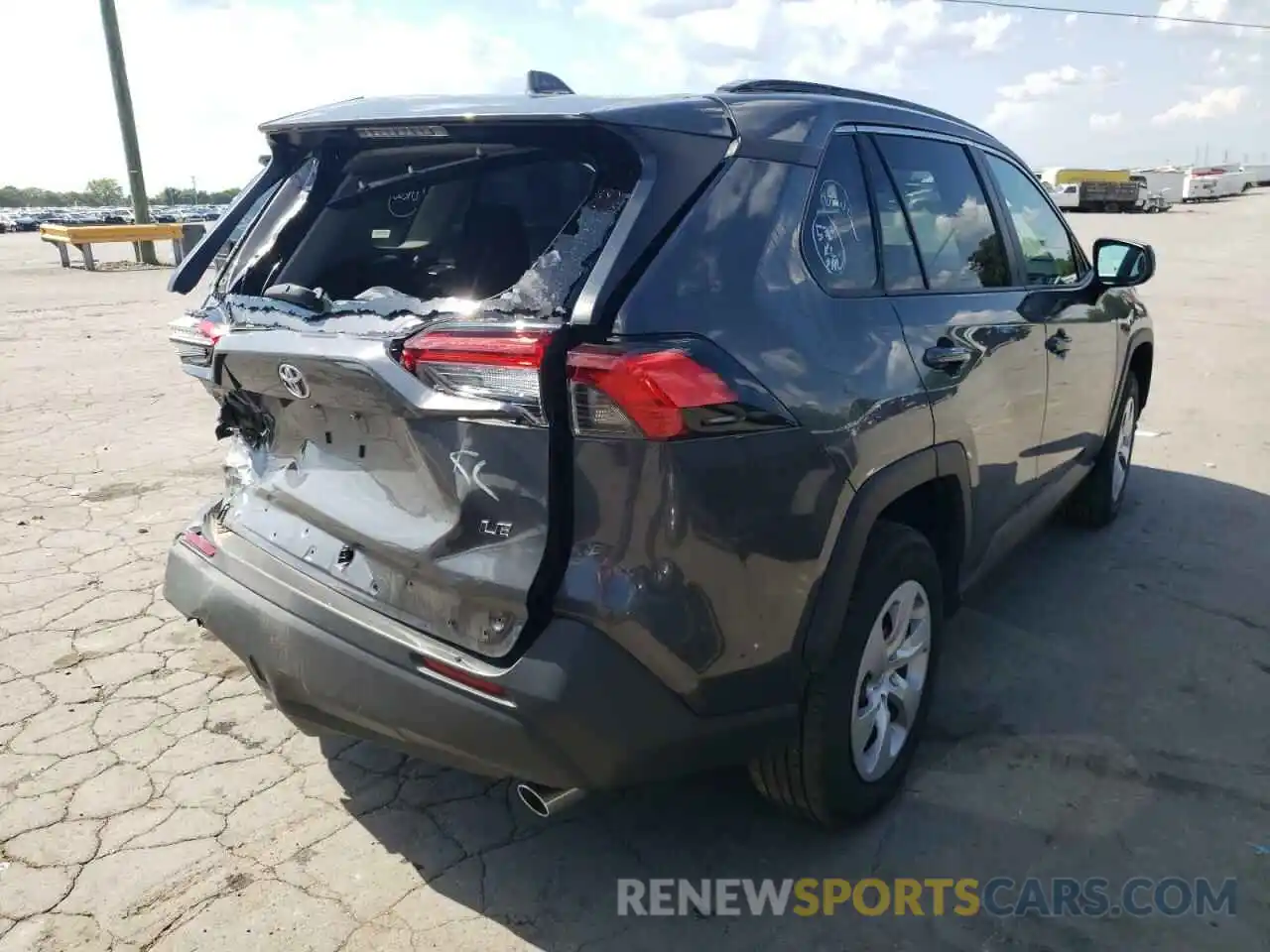 4 Photograph of a damaged car 2T3H1RFV3MW143596 TOYOTA RAV4 2021