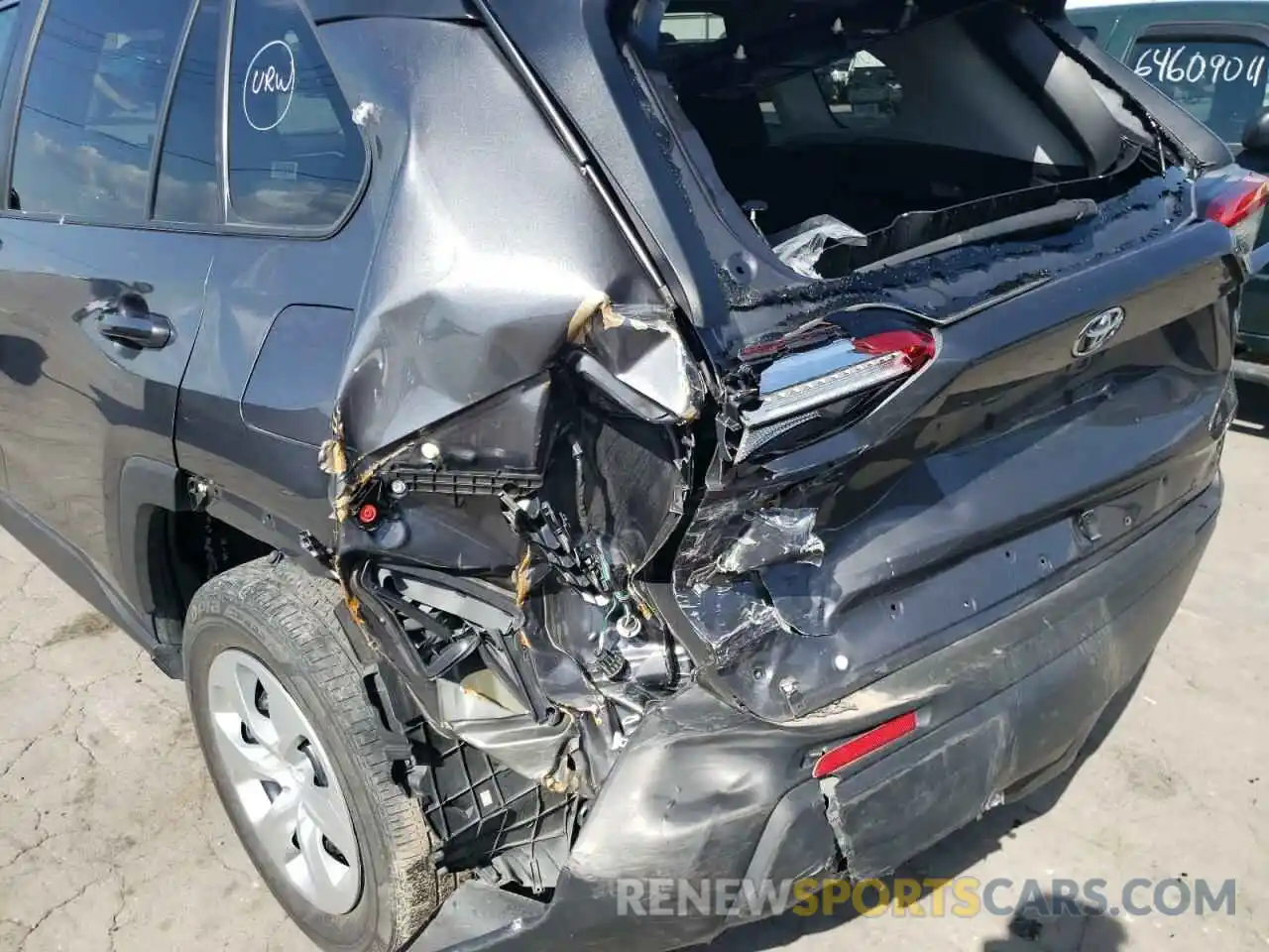 9 Photograph of a damaged car 2T3H1RFV3MW143596 TOYOTA RAV4 2021