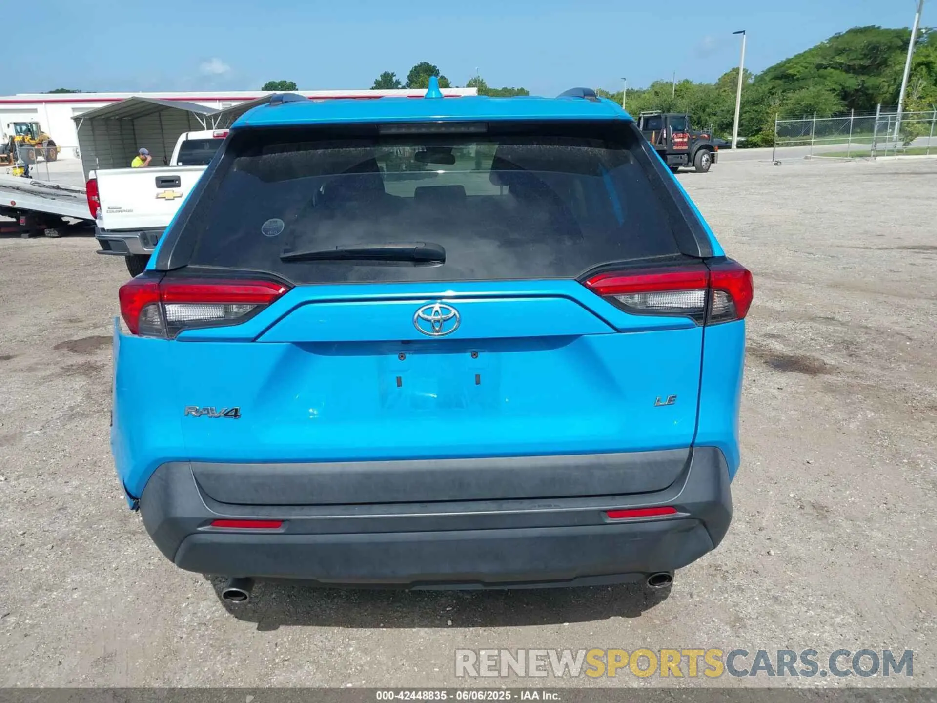 16 Photograph of a damaged car 2T3H1RFV3MW145946 TOYOTA RAV4 2021