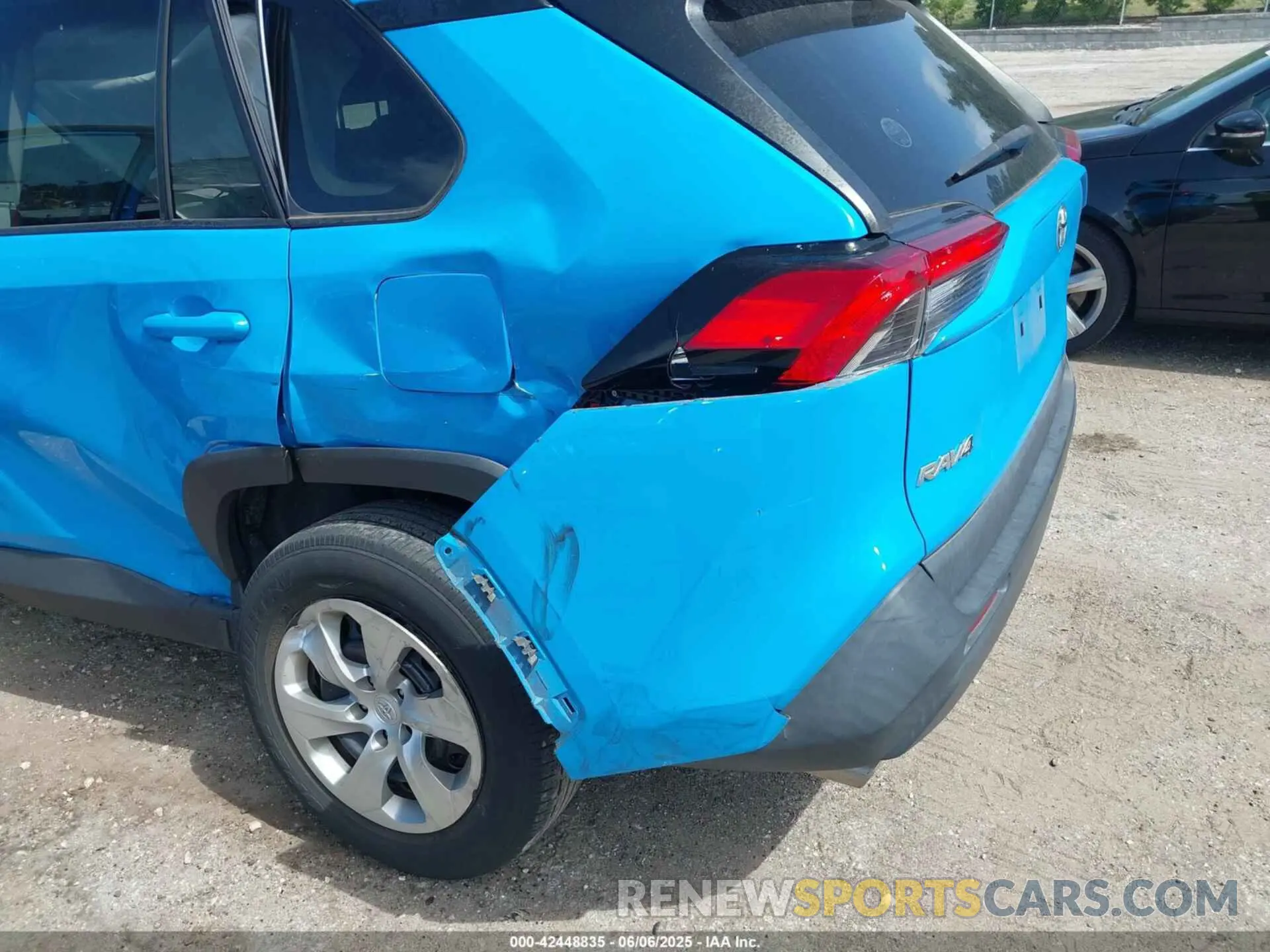 6 Photograph of a damaged car 2T3H1RFV3MW145946 TOYOTA RAV4 2021