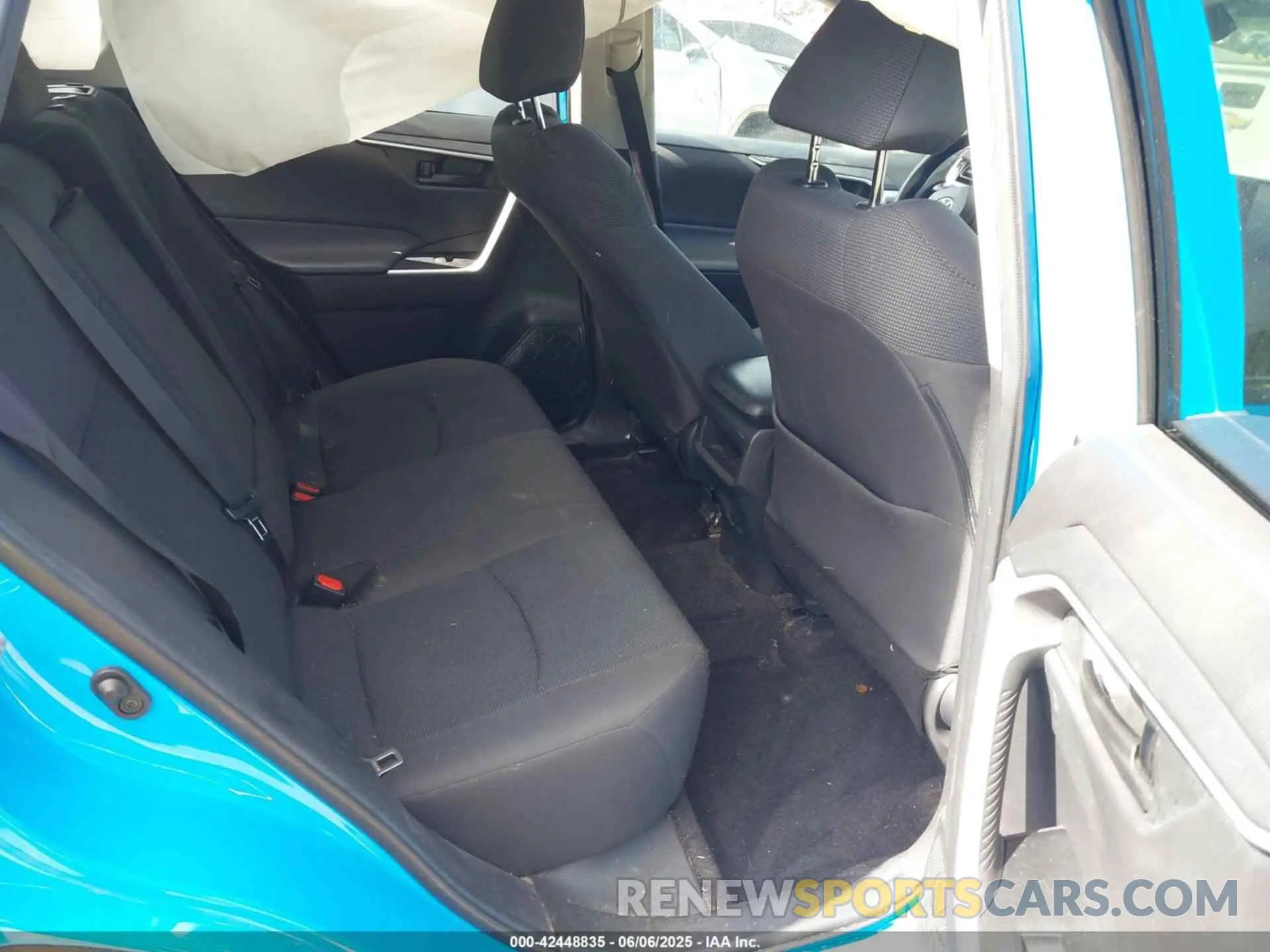8 Photograph of a damaged car 2T3H1RFV3MW145946 TOYOTA RAV4 2021