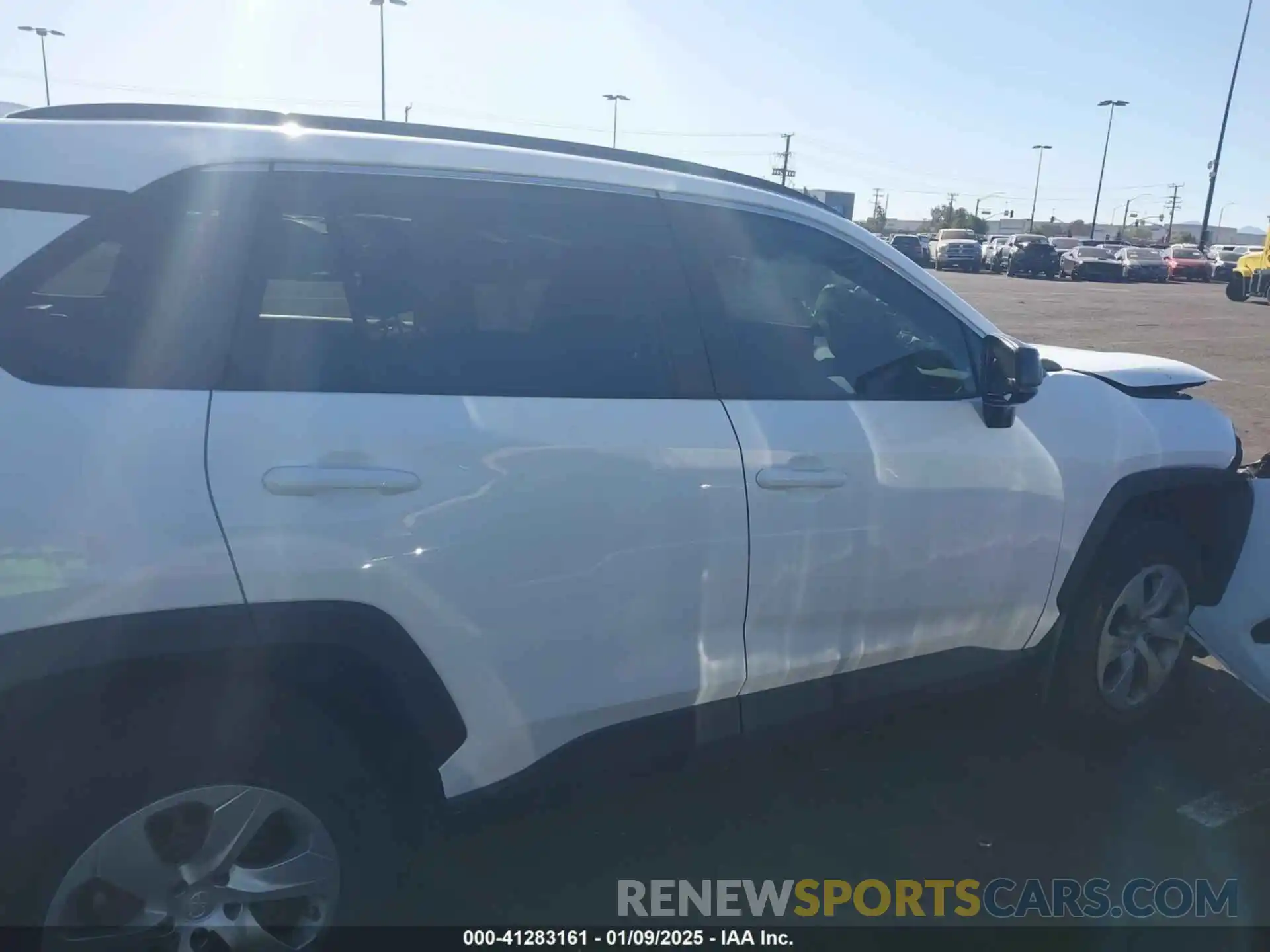 13 Photograph of a damaged car 2T3H1RFV3MW166926 TOYOTA RAV4 2021