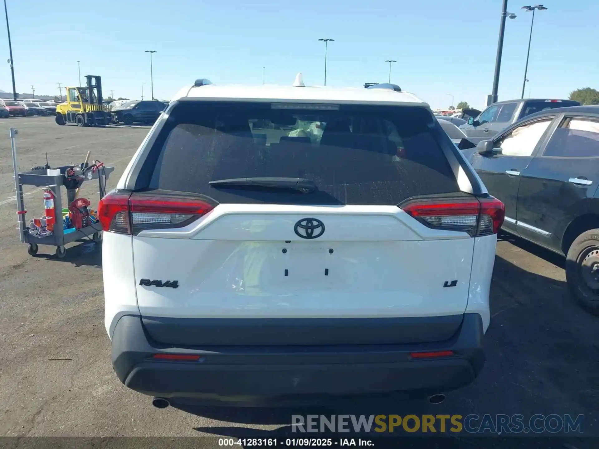 16 Photograph of a damaged car 2T3H1RFV3MW166926 TOYOTA RAV4 2021