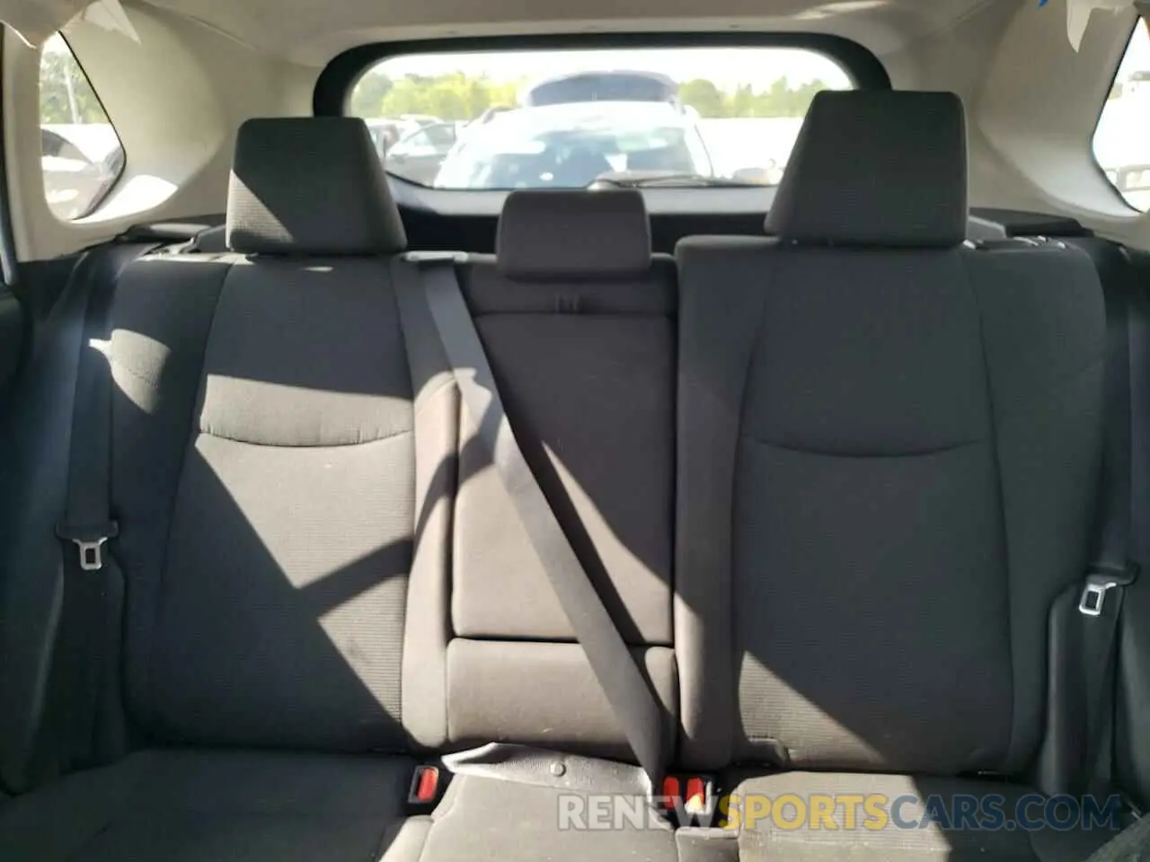 10 Photograph of a damaged car 2T3H1RFV4MC113931 TOYOTA RAV4 2021