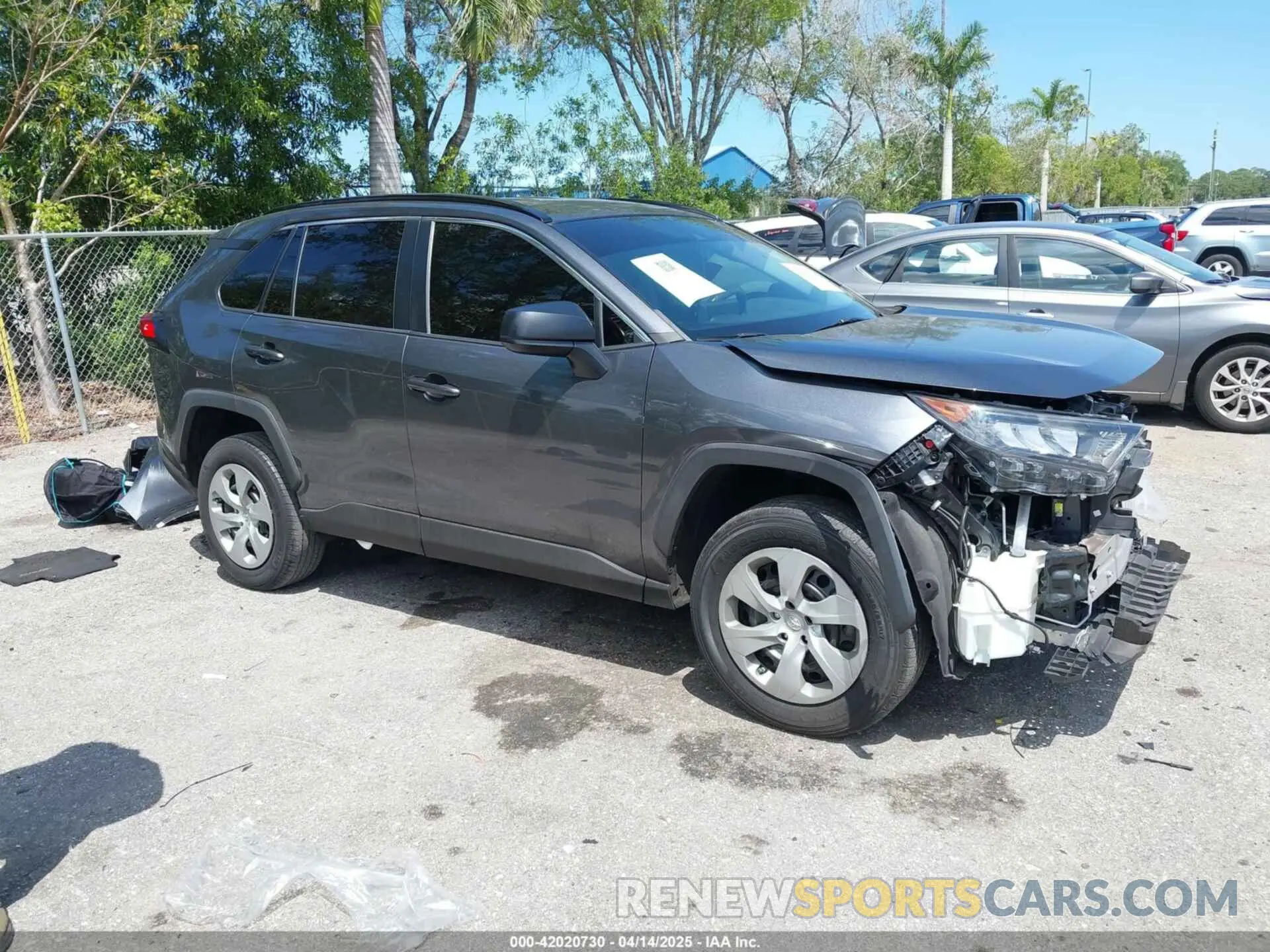 1 Photograph of a damaged car 2T3H1RFV4MC119731 TOYOTA RAV4 2021