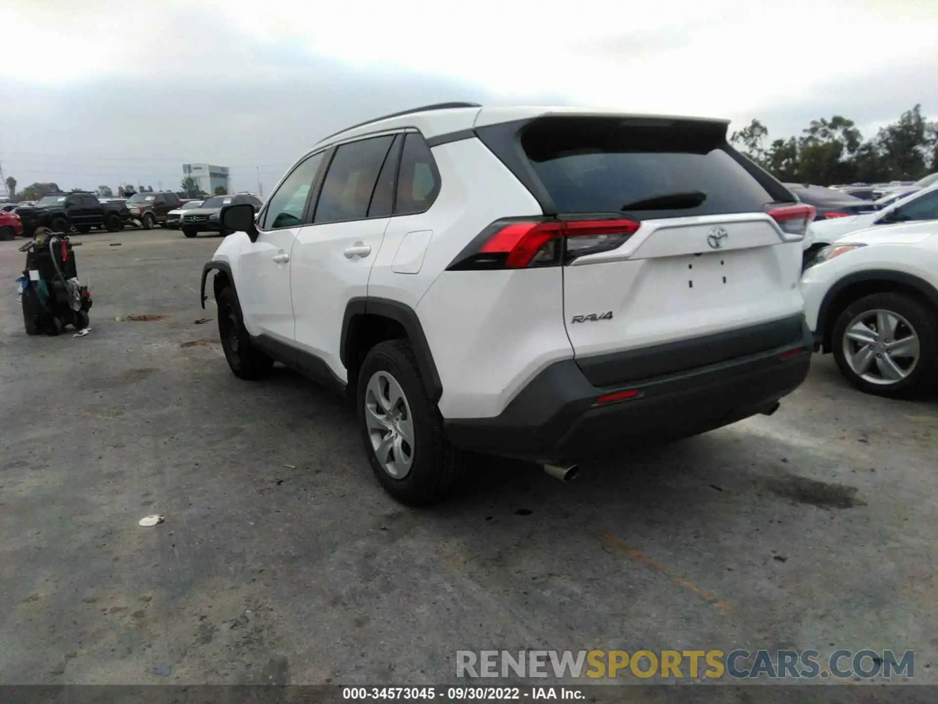 3 Photograph of a damaged car 2T3H1RFV4MC123634 TOYOTA RAV4 2021