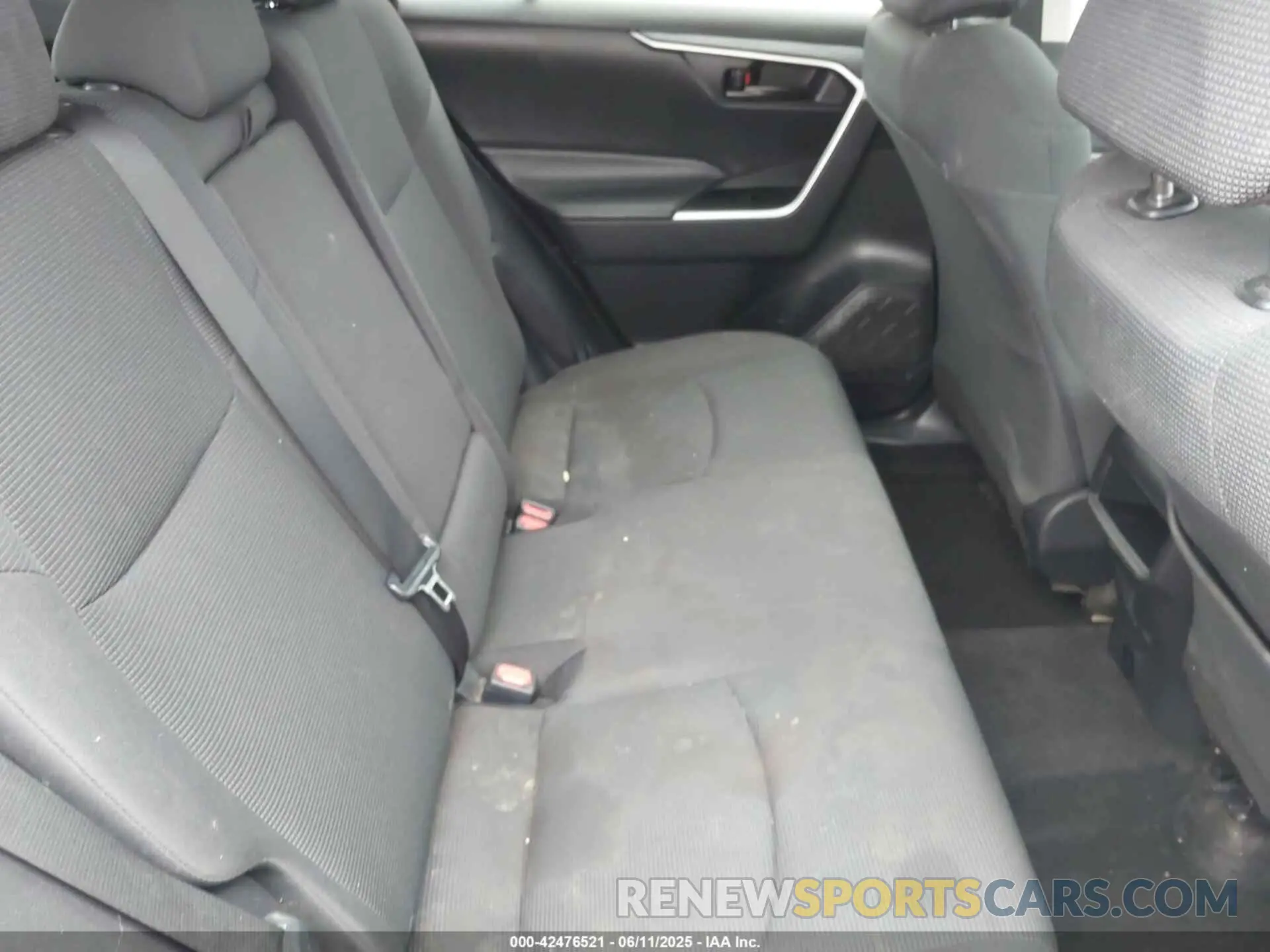 8 Photograph of a damaged car 2T3H1RFV4MC136027 TOYOTA RAV4 2021