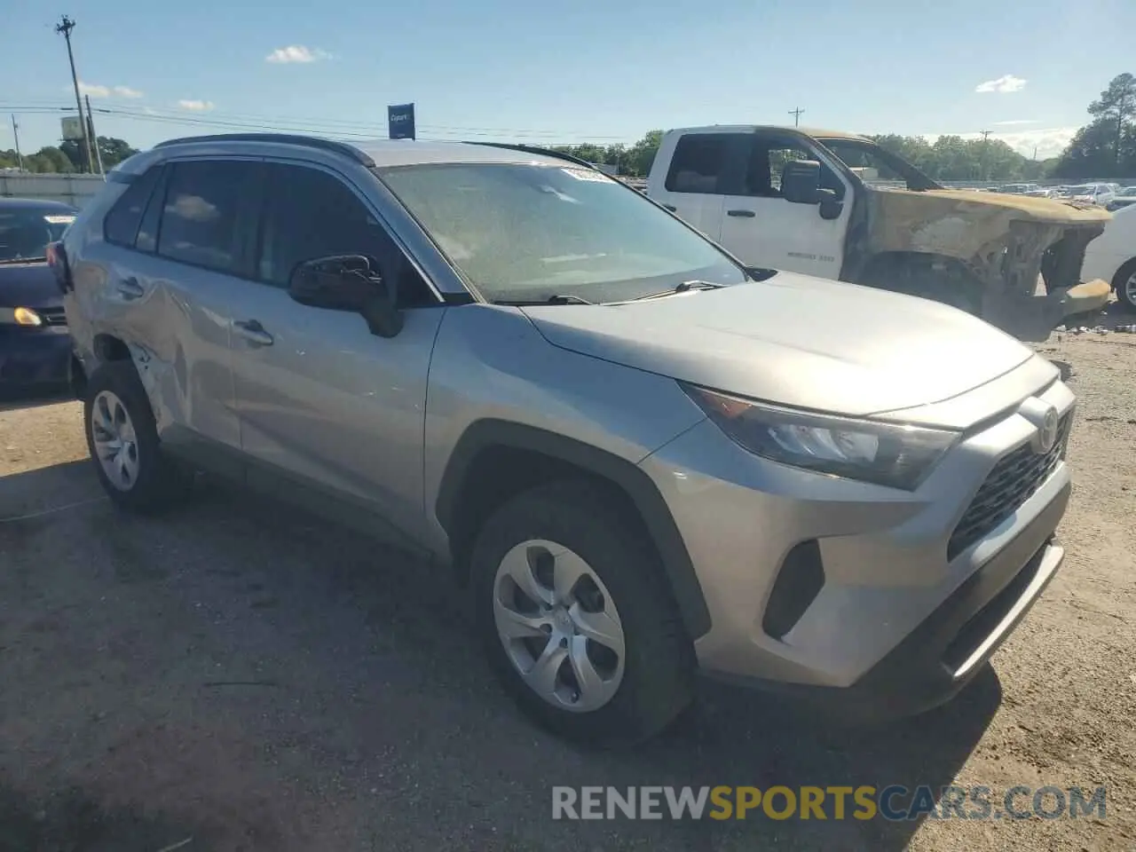 4 Photograph of a damaged car 2T3H1RFV4MC150106 TOYOTA RAV4 2021