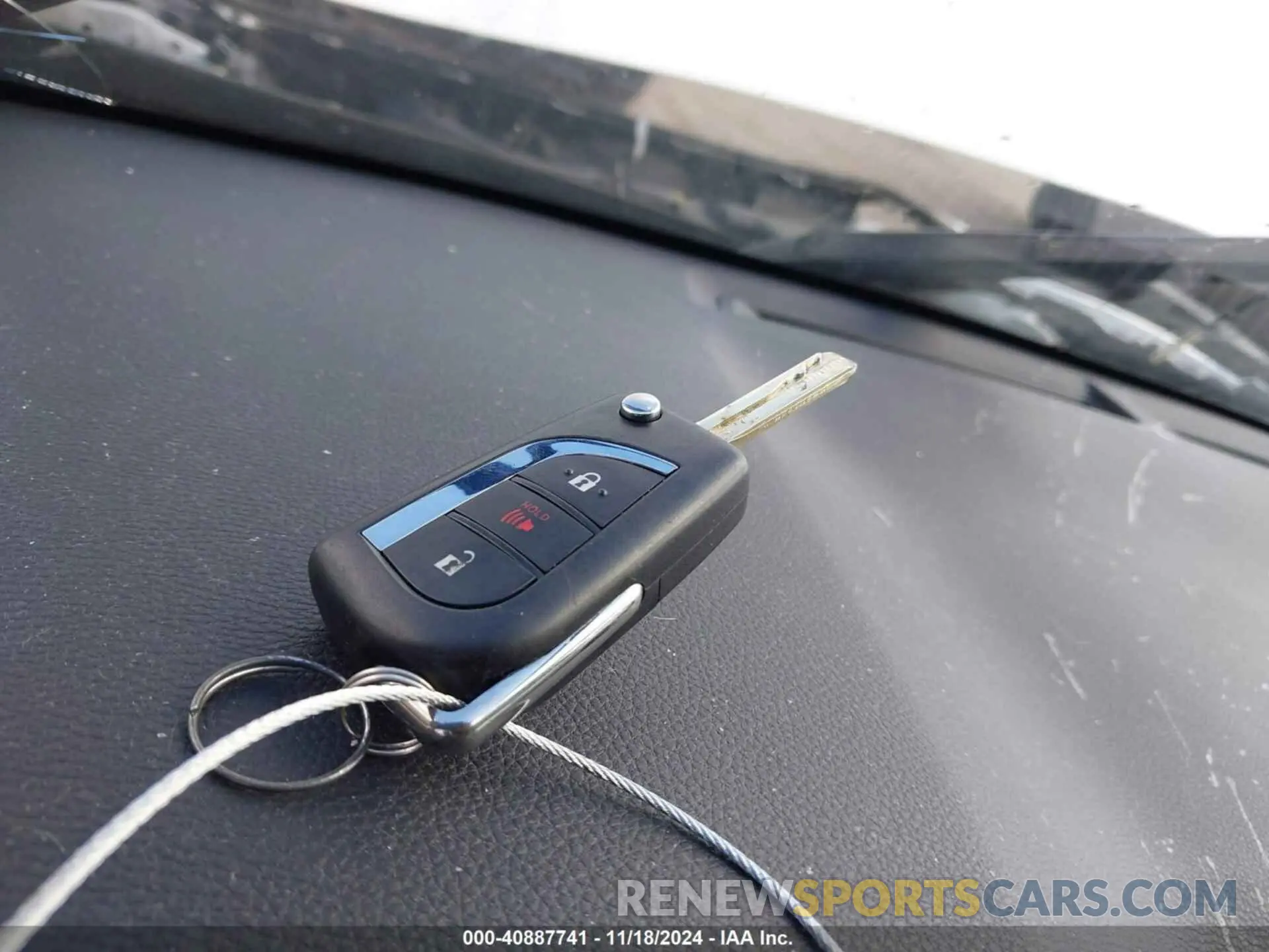 11 Photograph of a damaged car 2T3H1RFV4MC154575 TOYOTA RAV4 2021