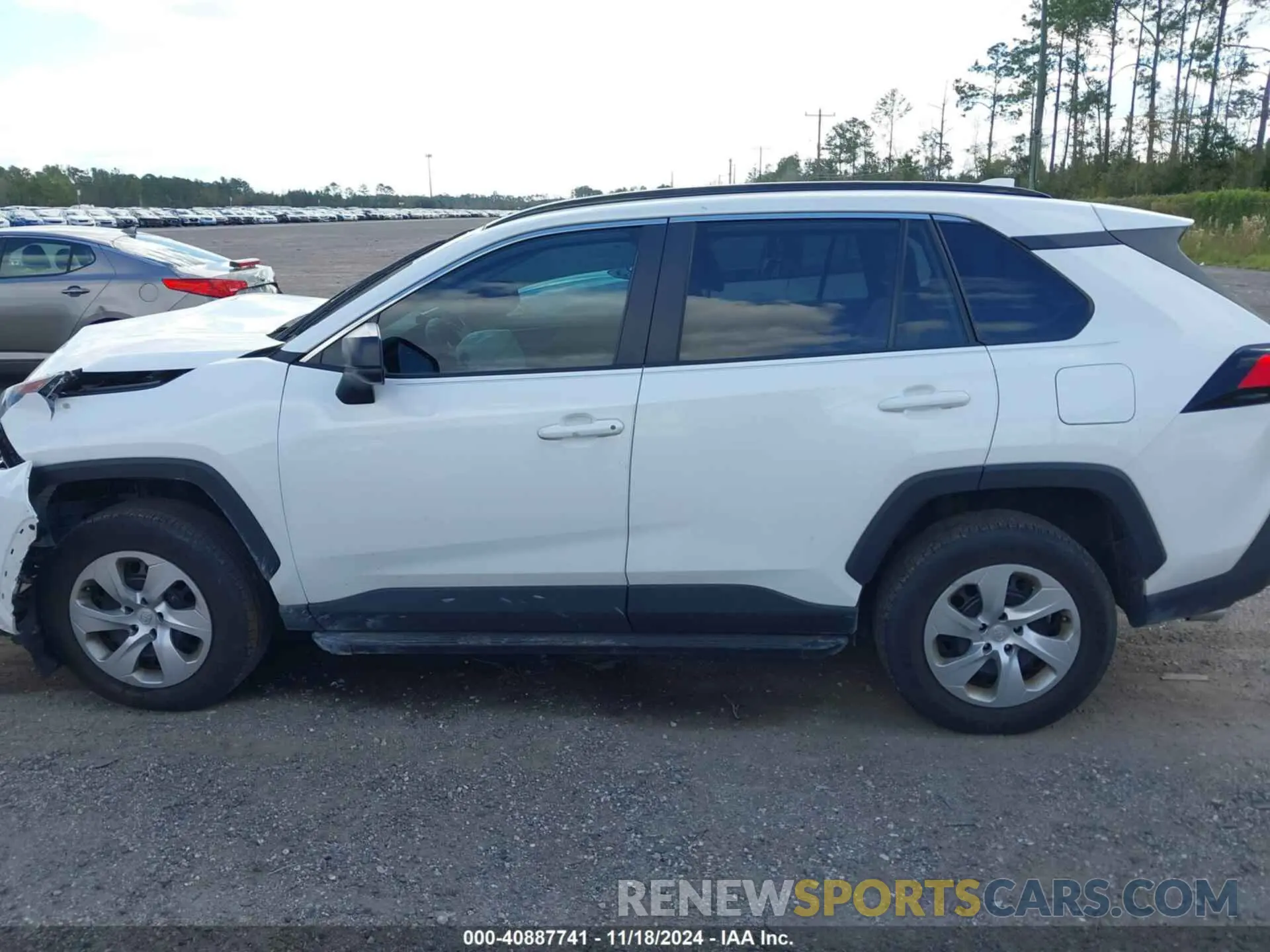 14 Photograph of a damaged car 2T3H1RFV4MC154575 TOYOTA RAV4 2021
