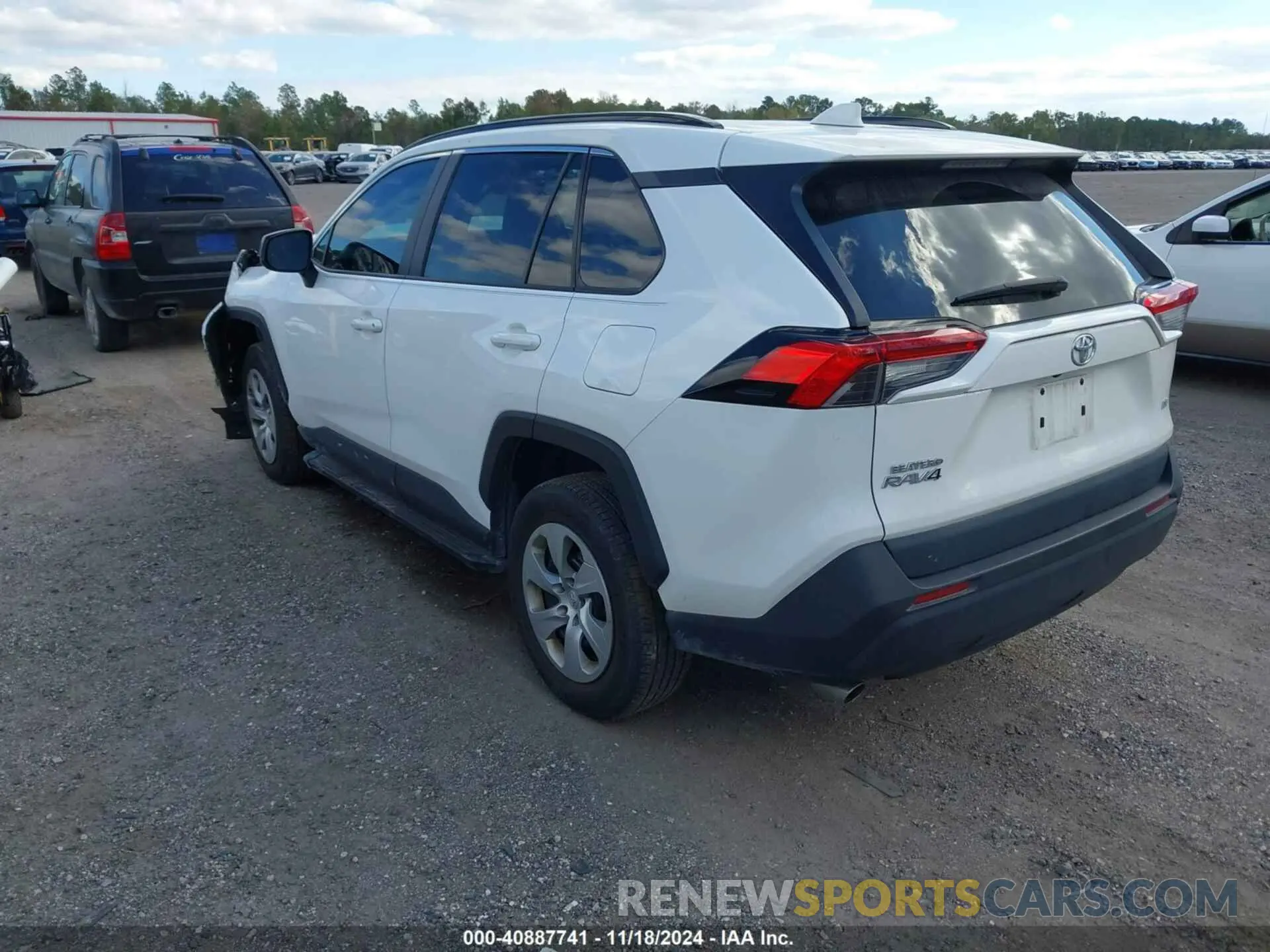 3 Photograph of a damaged car 2T3H1RFV4MC154575 TOYOTA RAV4 2021