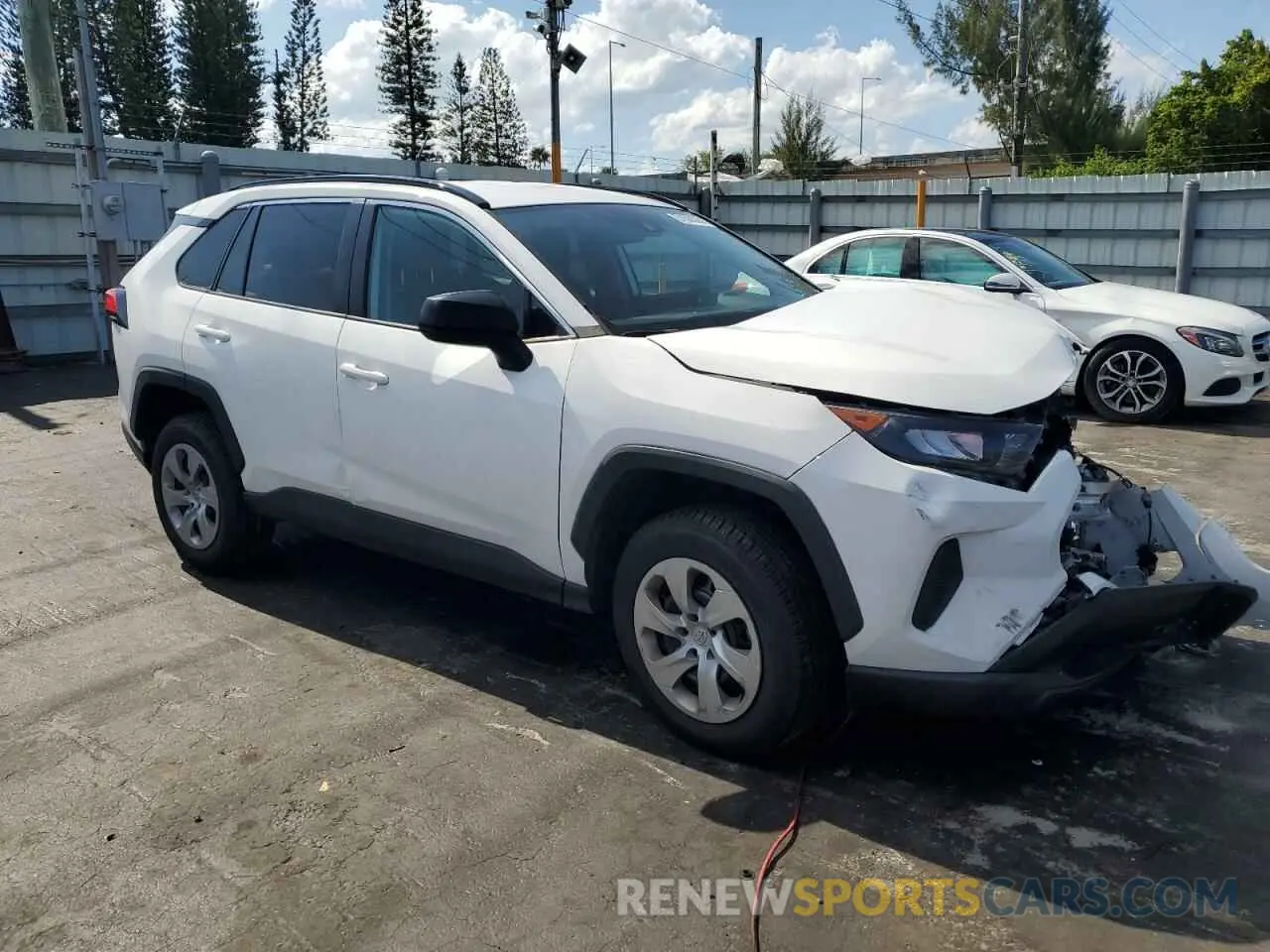 4 Photograph of a damaged car 2T3H1RFV4MC155175 TOYOTA RAV4 2021