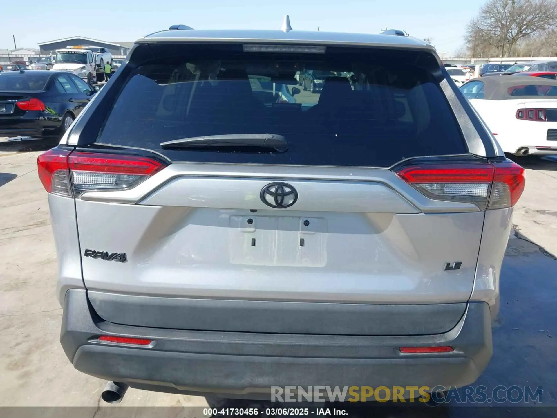 16 Photograph of a damaged car 2T3H1RFV4MC163860 TOYOTA RAV4 2021