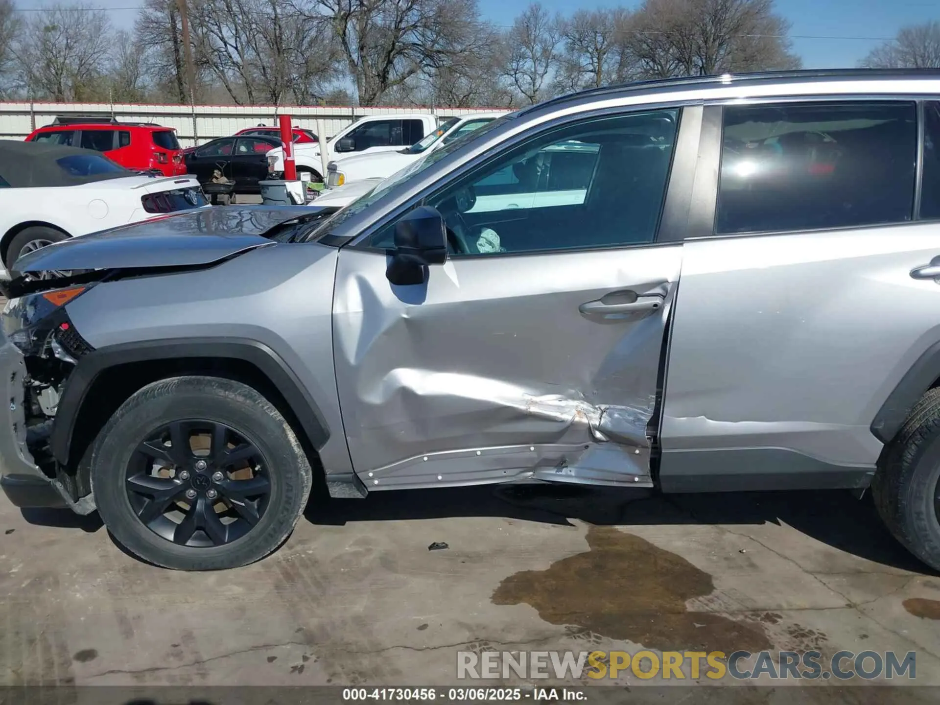 17 Photograph of a damaged car 2T3H1RFV4MC163860 TOYOTA RAV4 2021