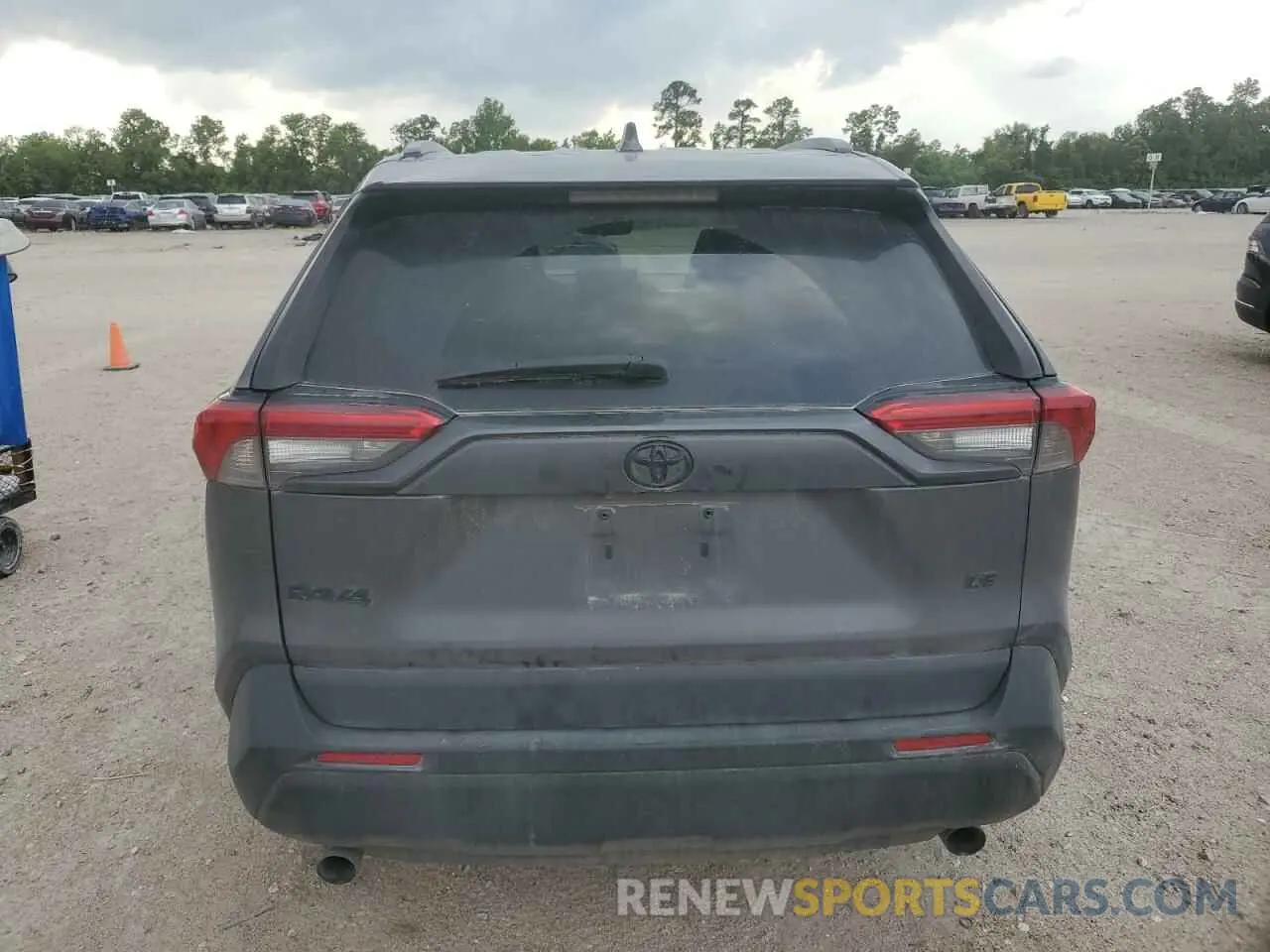 6 Photograph of a damaged car 2T3H1RFV4MC166080 TOYOTA RAV4 2021