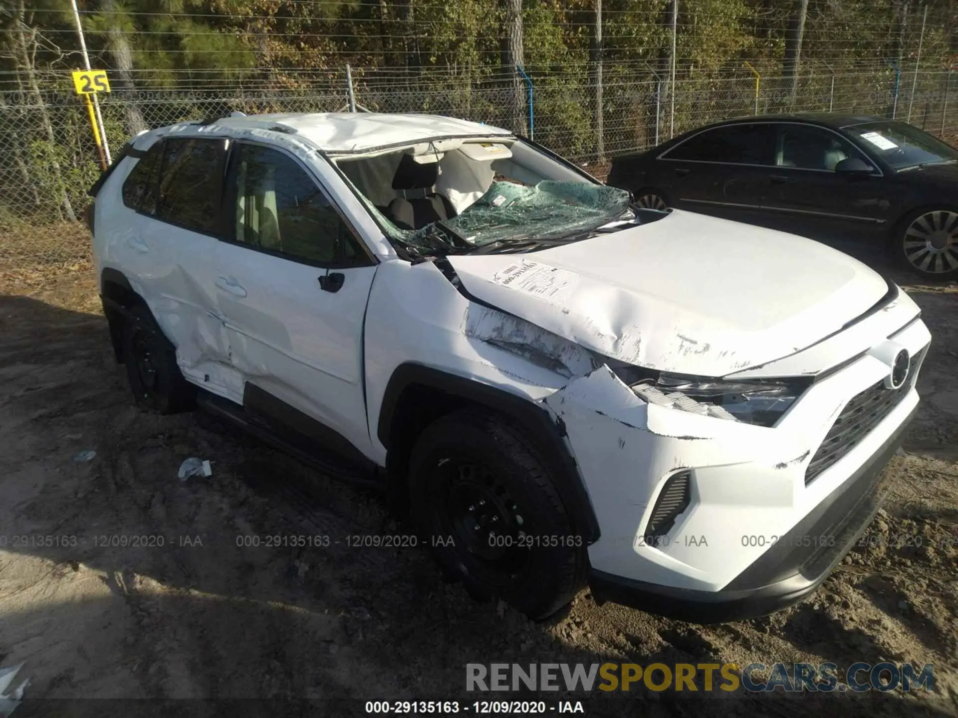 1 Photograph of a damaged car 2T3H1RFV4MW107223 TOYOTA RAV4 2021
