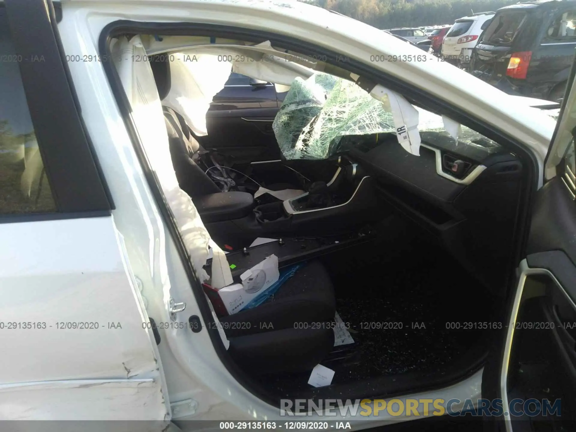 5 Photograph of a damaged car 2T3H1RFV4MW107223 TOYOTA RAV4 2021