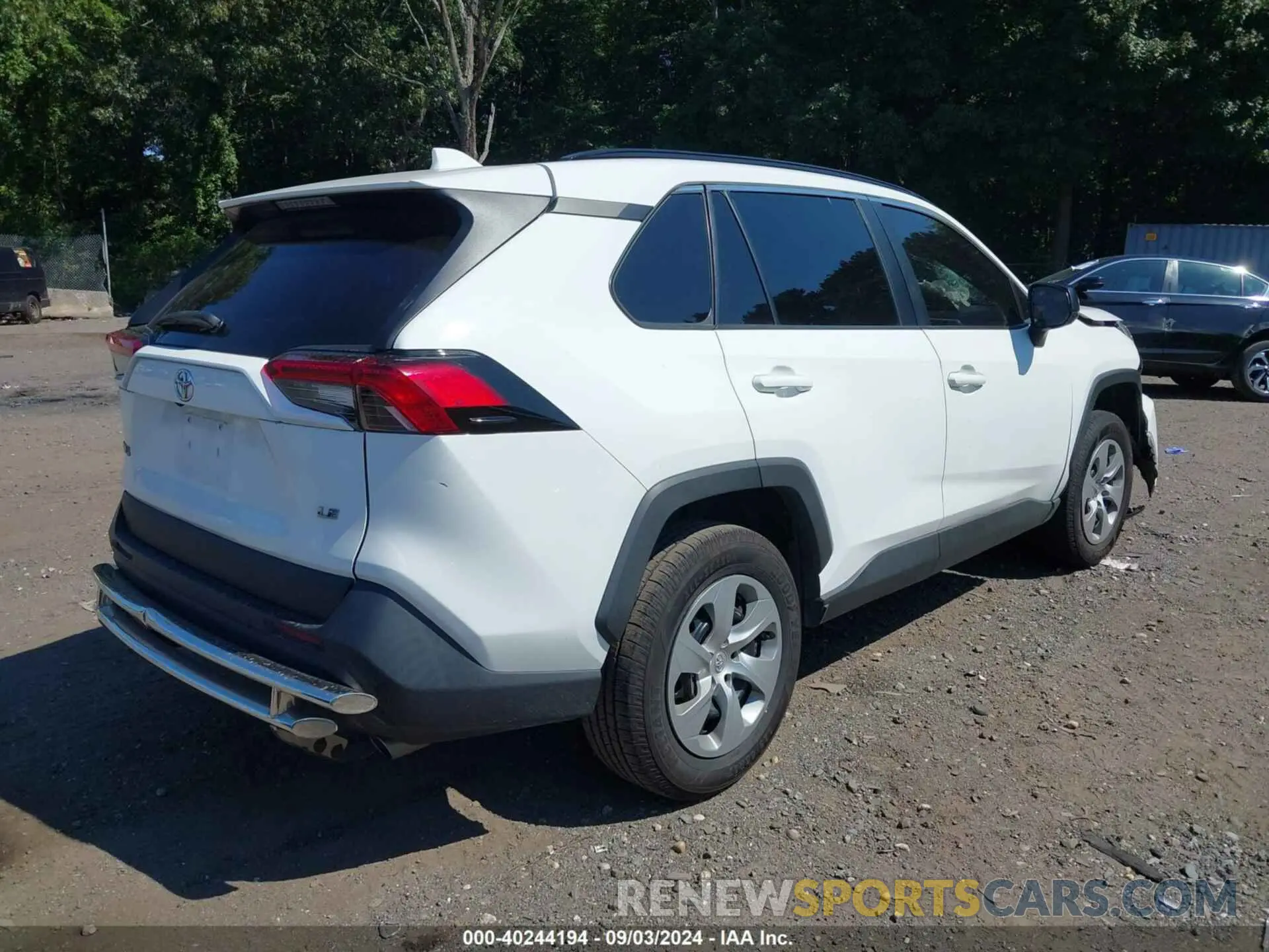 4 Photograph of a damaged car 2T3H1RFV4MW112227 TOYOTA RAV4 2021