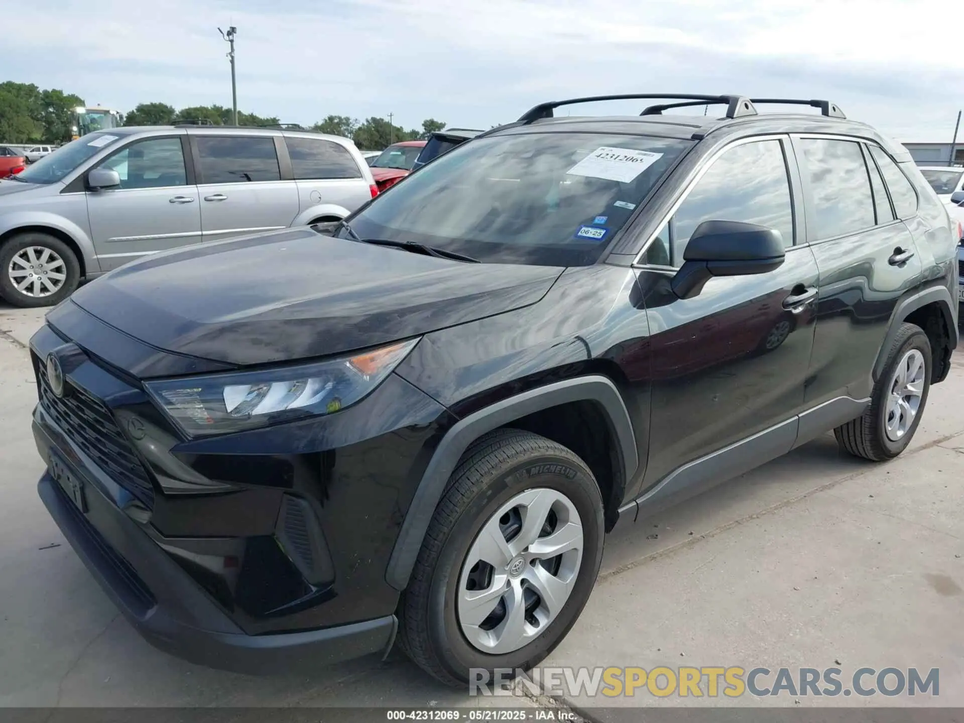 2 Photograph of a damaged car 2T3H1RFV4MW124698 TOYOTA RAV4 2021