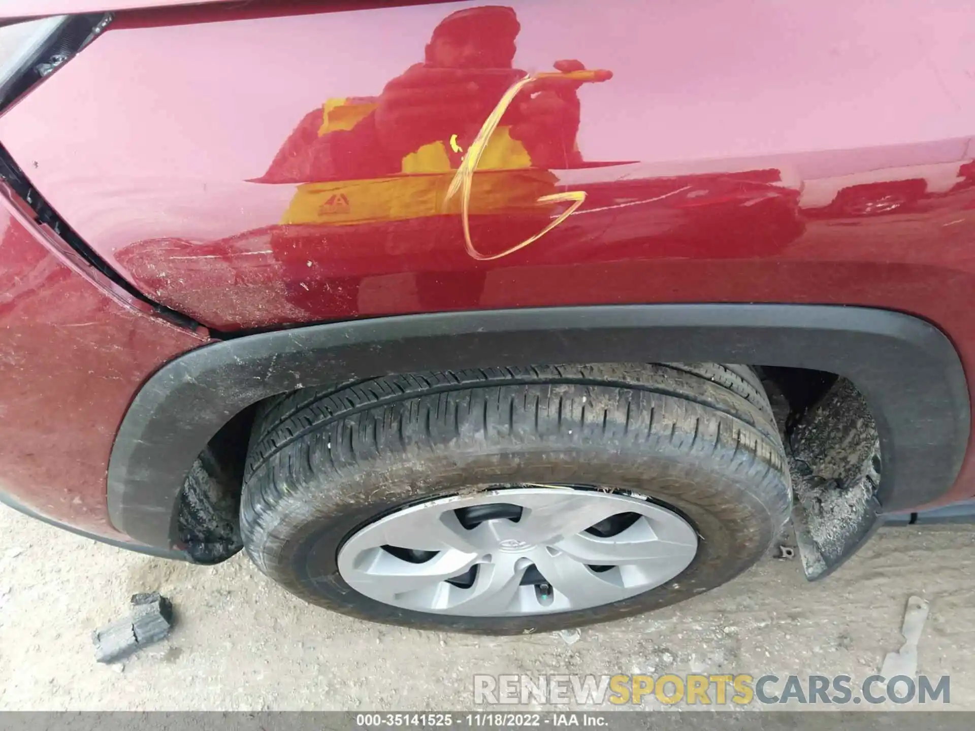 12 Photograph of a damaged car 2T3H1RFV4MW124717 TOYOTA RAV4 2021