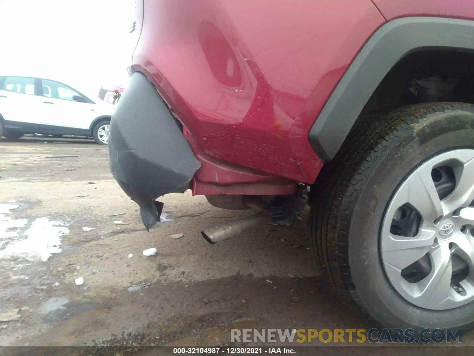 6 Photograph of a damaged car 2T3H1RFV4MW142151 TOYOTA RAV4 2021