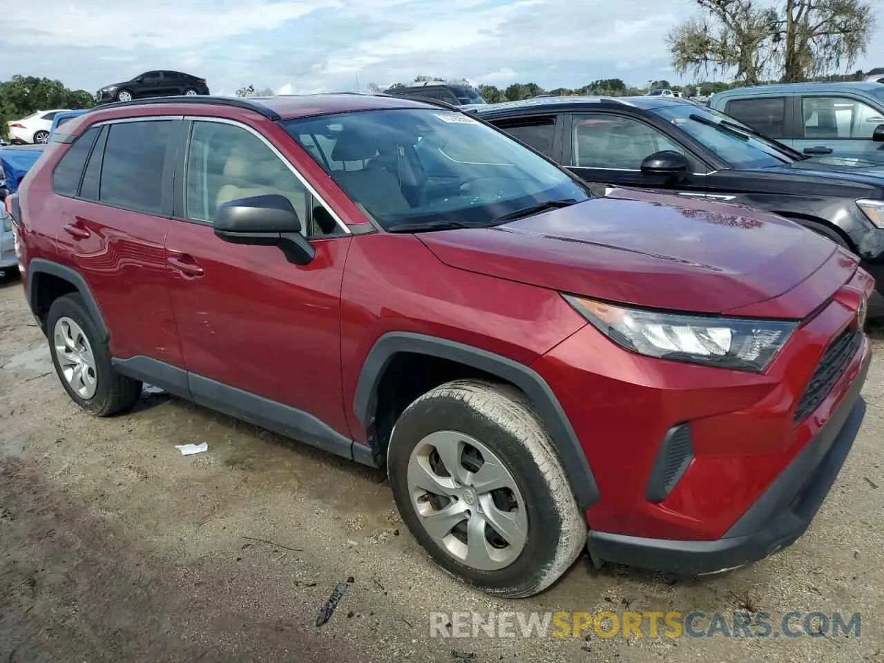 4 Photograph of a damaged car 2T3H1RFV4MW159922 TOYOTA RAV4 2021