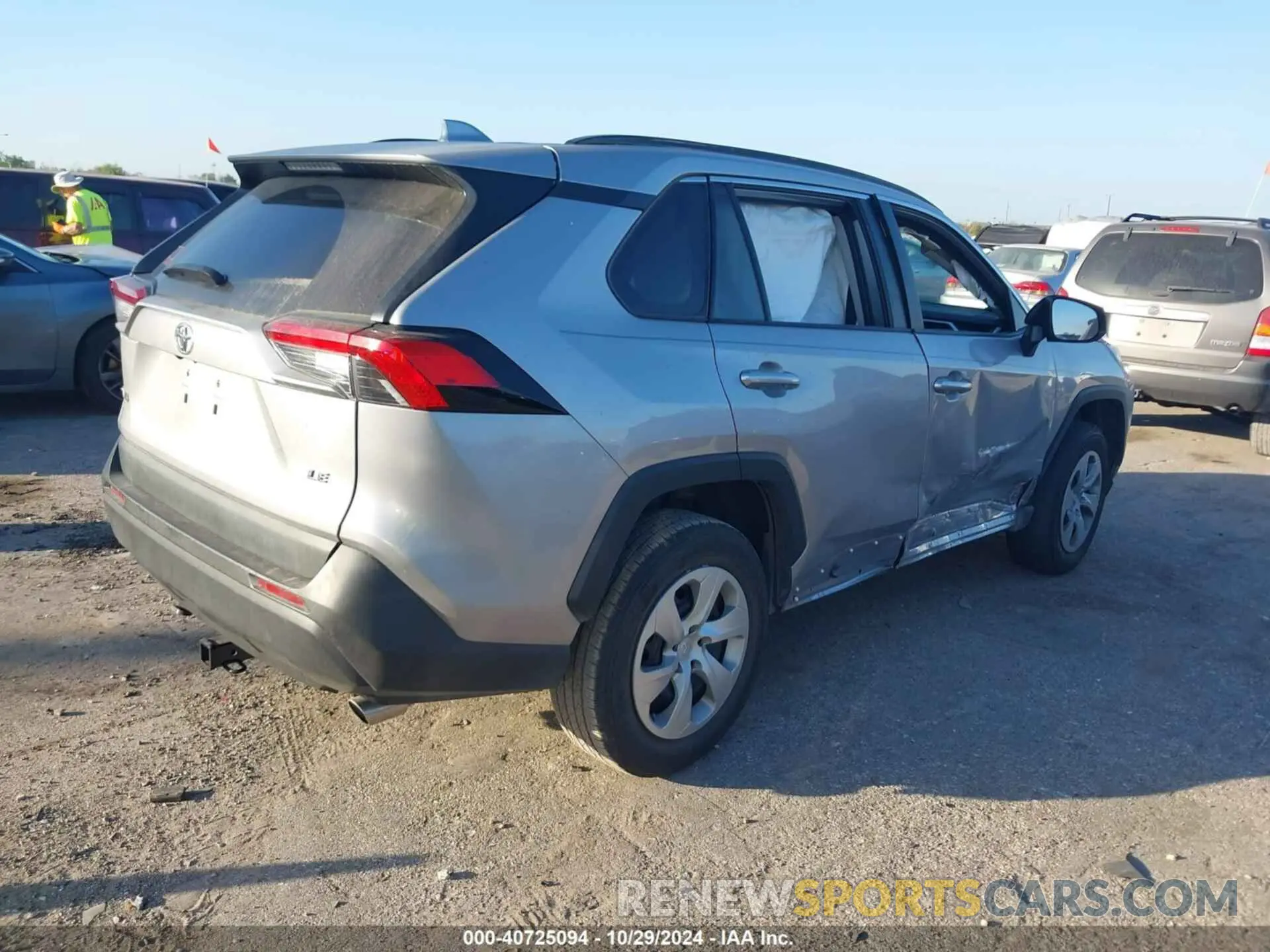 4 Photograph of a damaged car 2T3H1RFV5MC106213 TOYOTA RAV4 2021