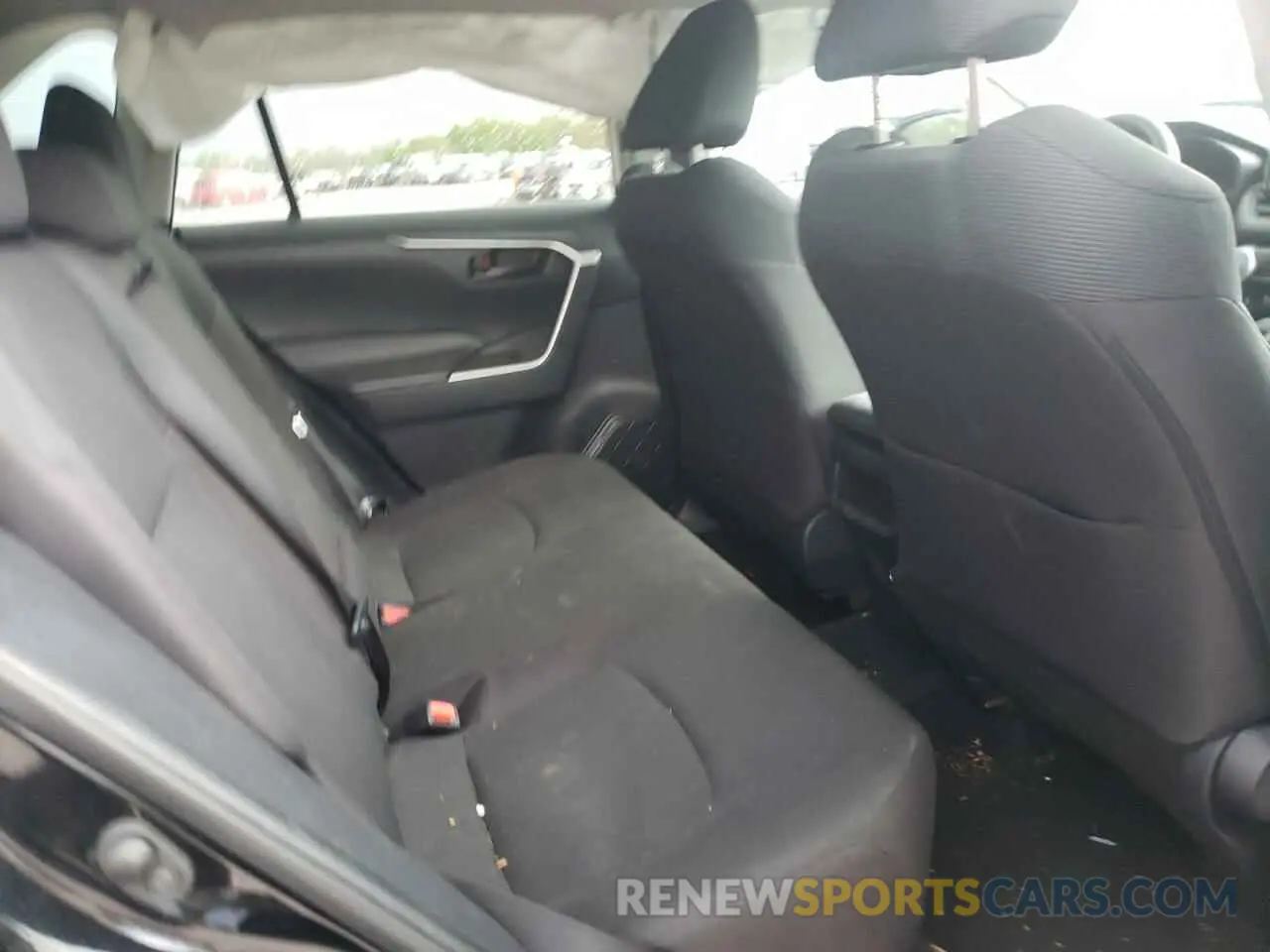 11 Photograph of a damaged car 2T3H1RFV5MC120886 TOYOTA RAV4 2021