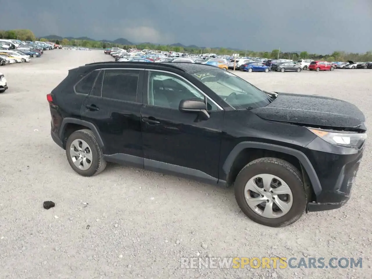 4 Photograph of a damaged car 2T3H1RFV5MC120886 TOYOTA RAV4 2021