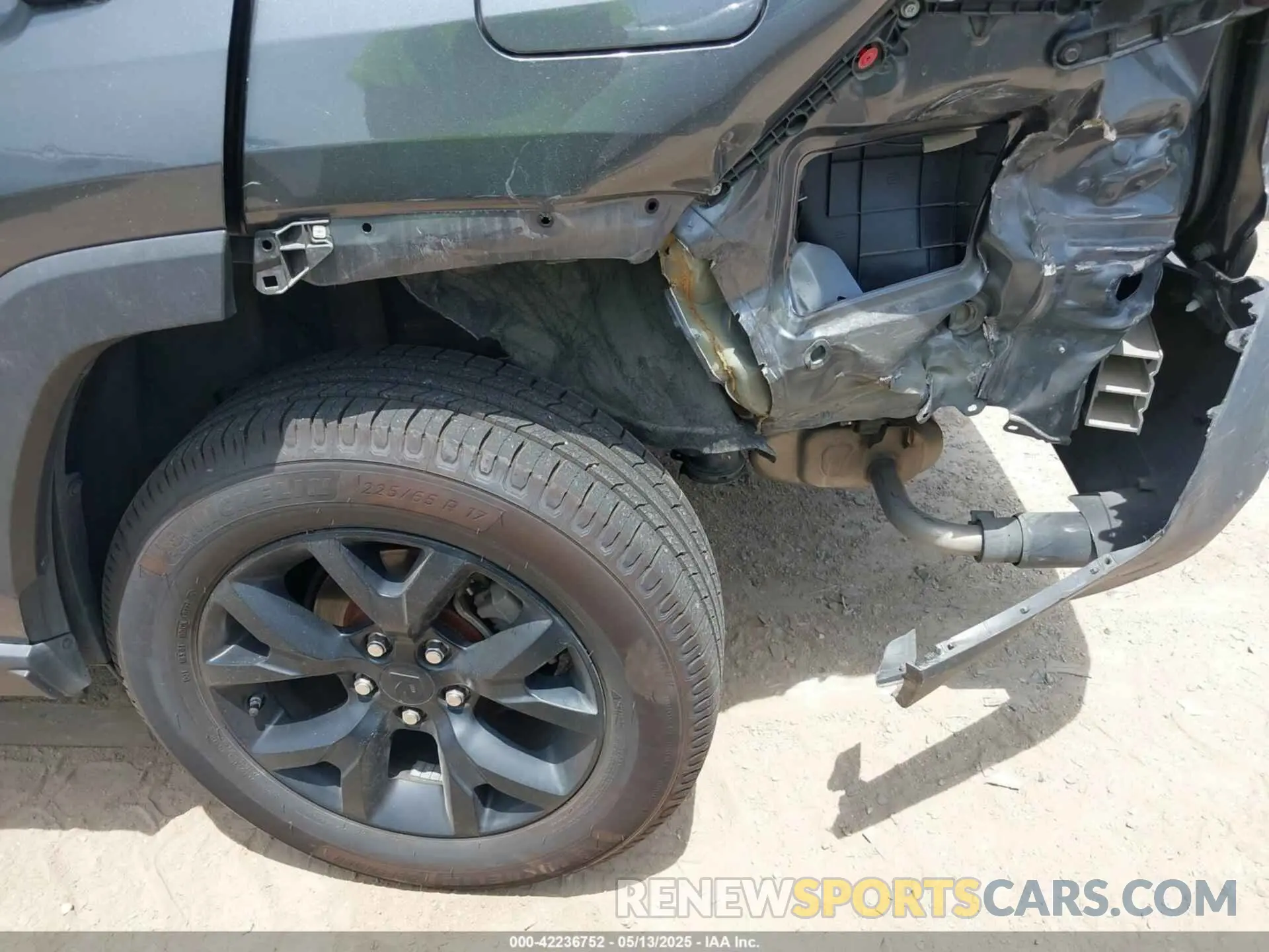 6 Photograph of a damaged car 2T3H1RFV5MC124355 TOYOTA RAV4 2021