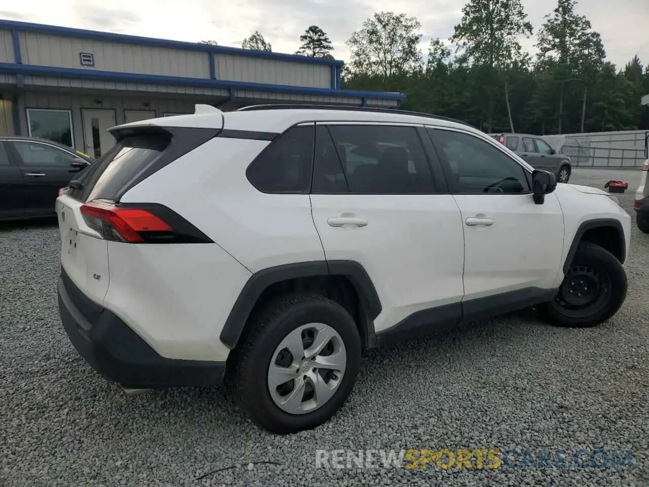 3 Photograph of a damaged car 2T3H1RFV5MC128079 TOYOTA RAV4 2021