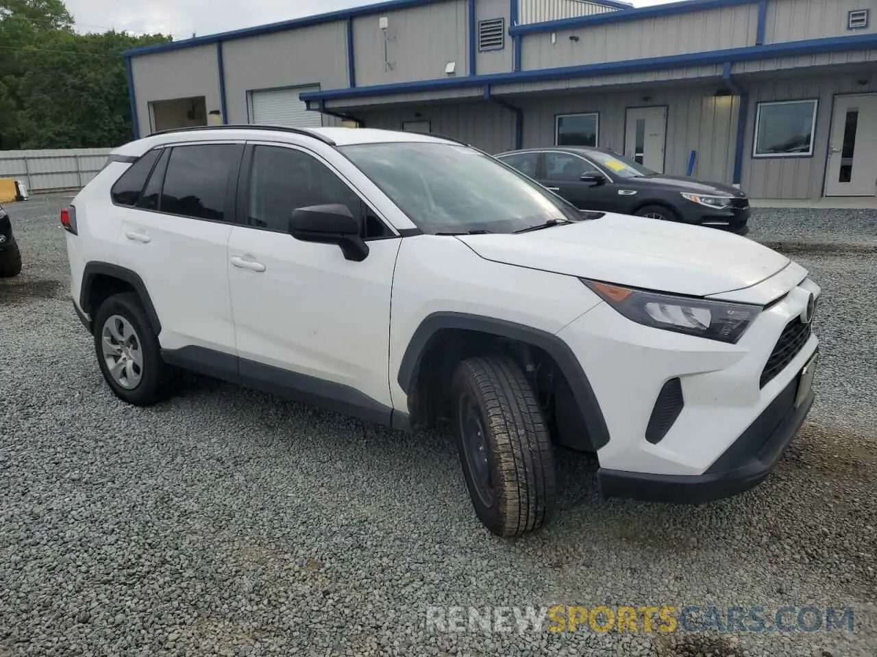 4 Photograph of a damaged car 2T3H1RFV5MC128079 TOYOTA RAV4 2021