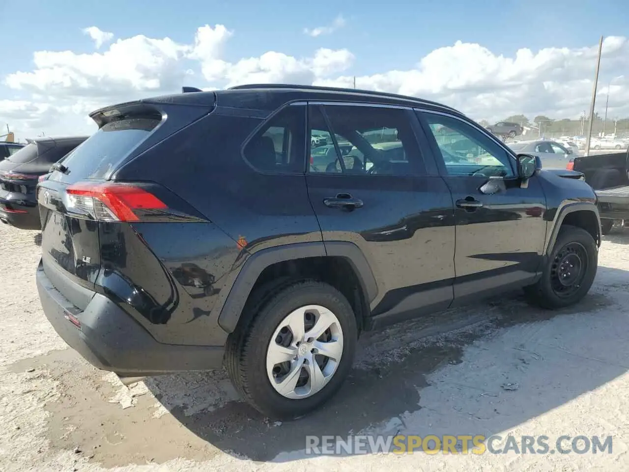 3 Photograph of a damaged car 2T3H1RFV5MC142614 TOYOTA RAV4 2021