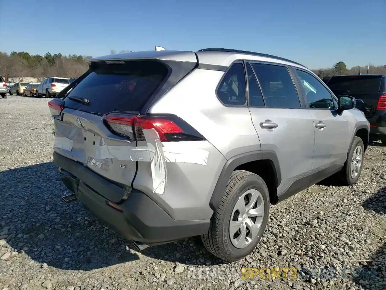 4 Photograph of a damaged car 2T3H1RFV5MC145867 TOYOTA RAV4 2021