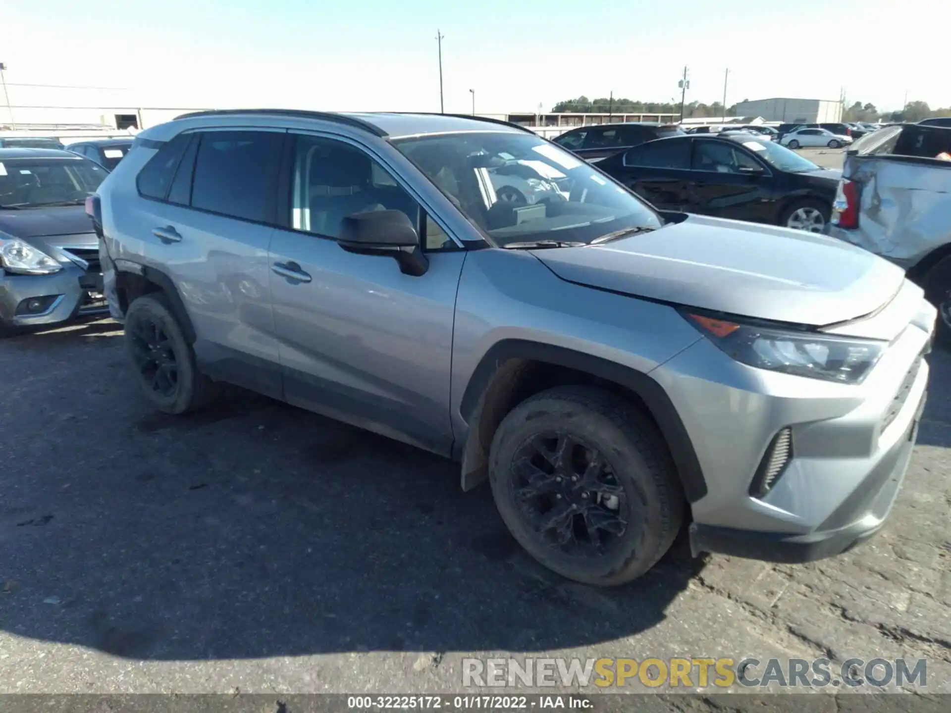 1 Photograph of a damaged car 2T3H1RFV5MC149255 TOYOTA RAV4 2021