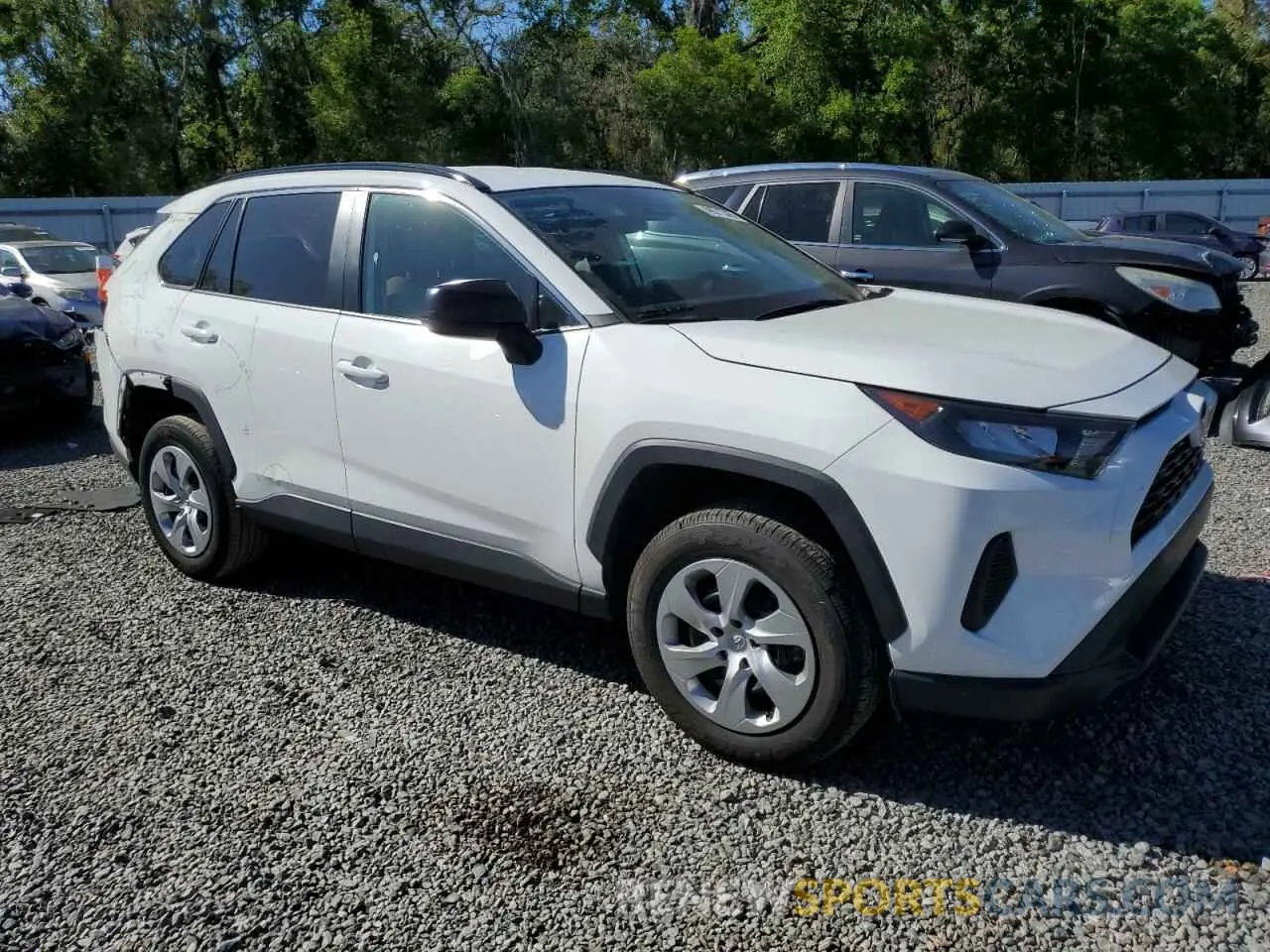 4 Photograph of a damaged car 2T3H1RFV5MC149711 TOYOTA RAV4 2021